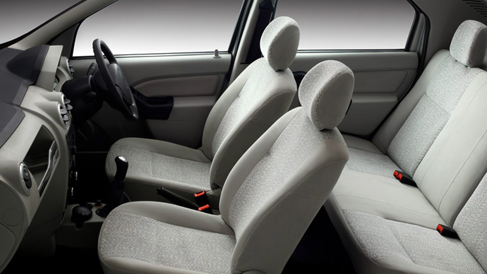 Mahindra-Verito-2013-1-5-D4-Interior