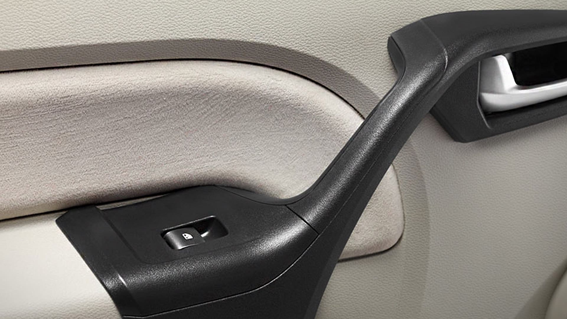 Mahindra-Verito-2013-1-5-D4-Interior