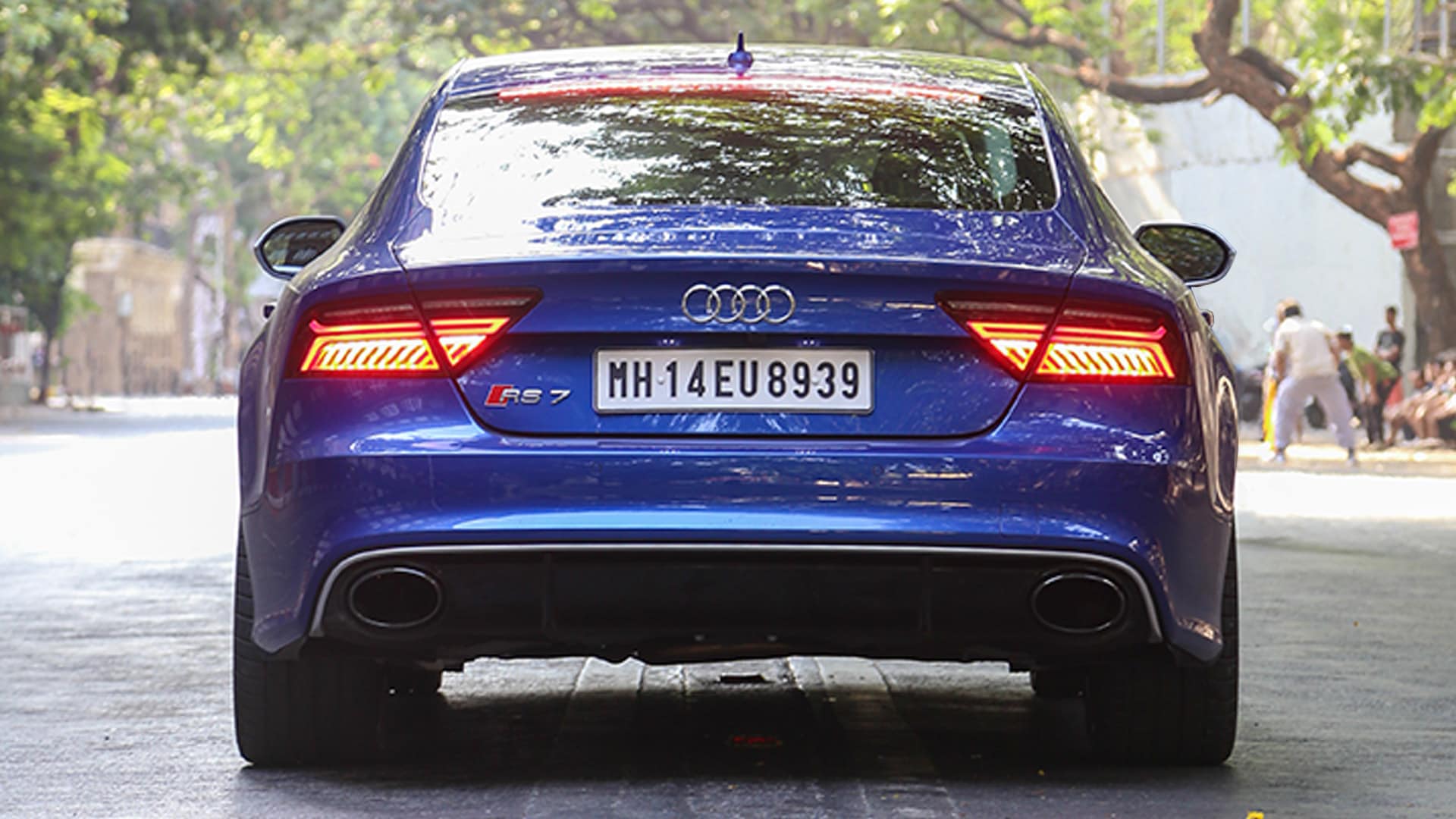 Audi RS7 2015 STD Compare