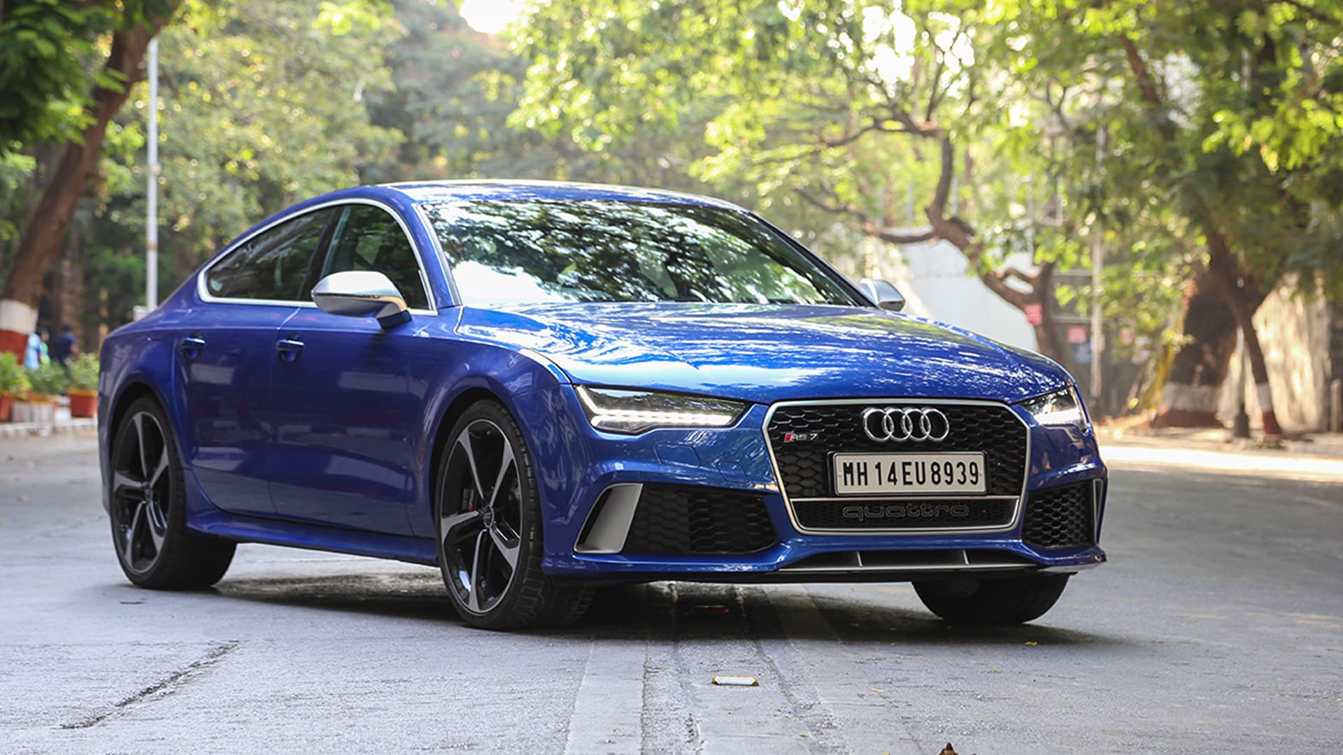 Audi RS7 2015 STD Compare
