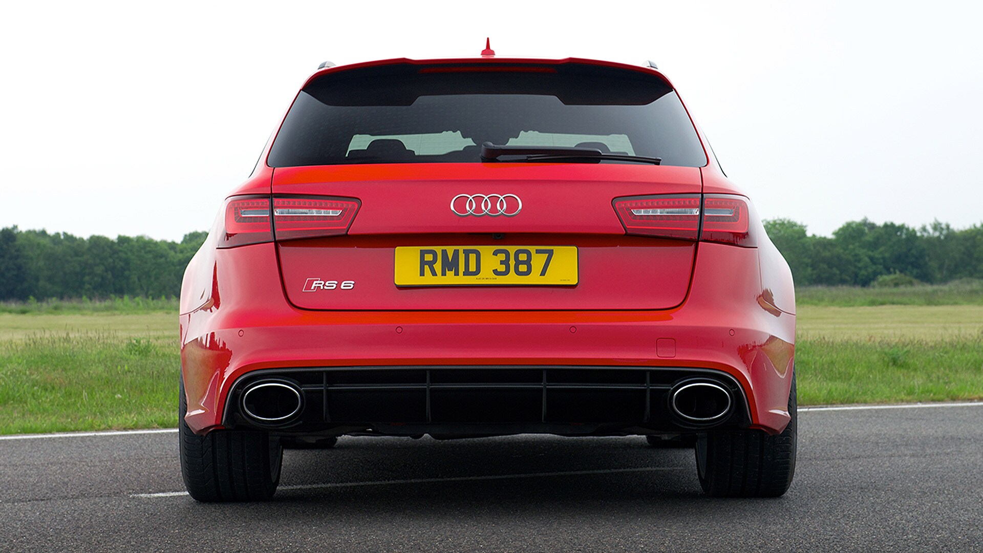 Audi RS 6 Avant 2015 STD Compare