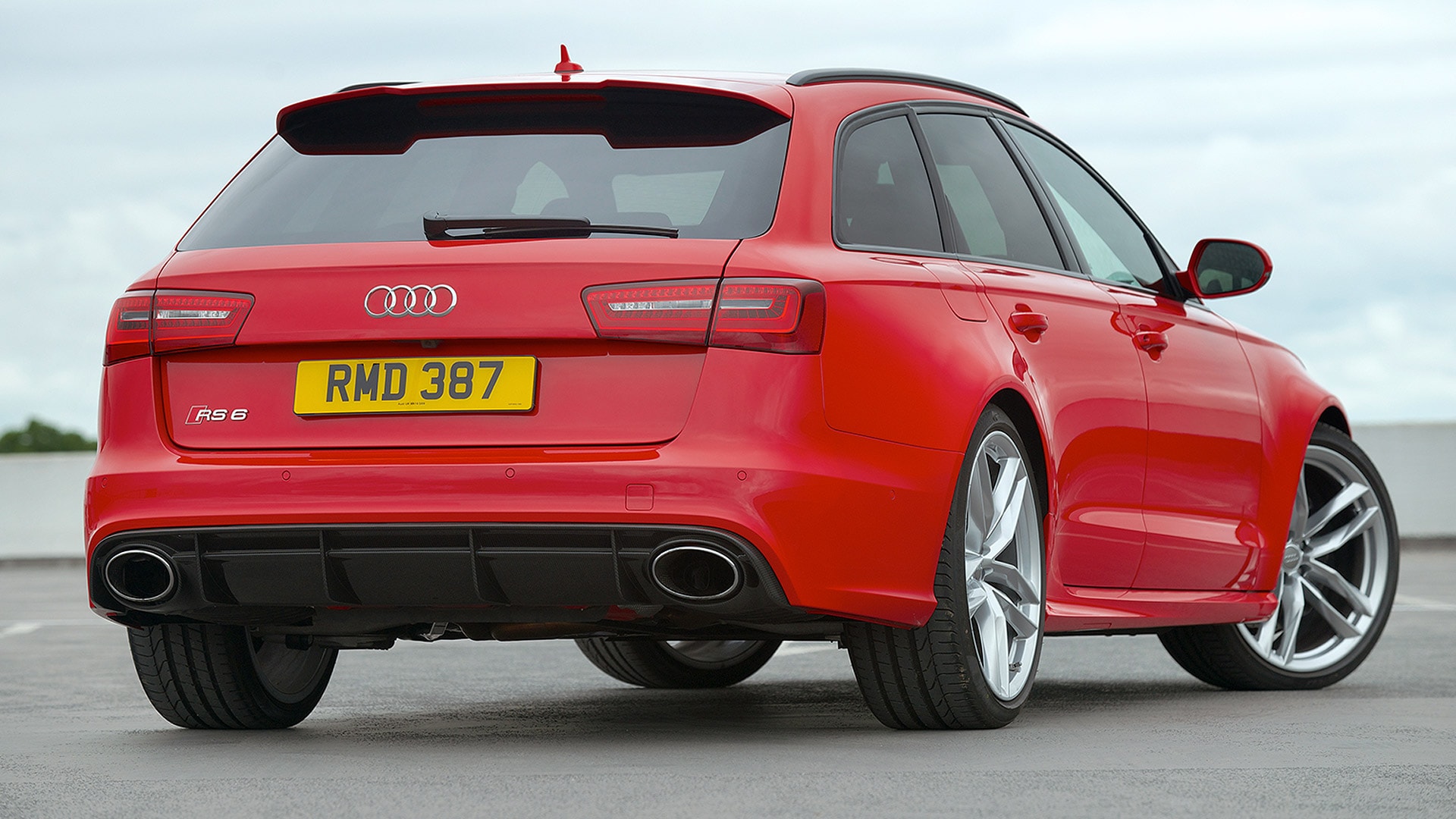 Audi RS 6 Avant 2015 STD Compare