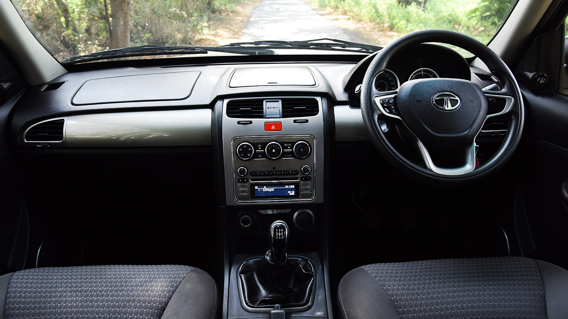 Tata Safari Storme 2015 VX BS4 4x4 Interior