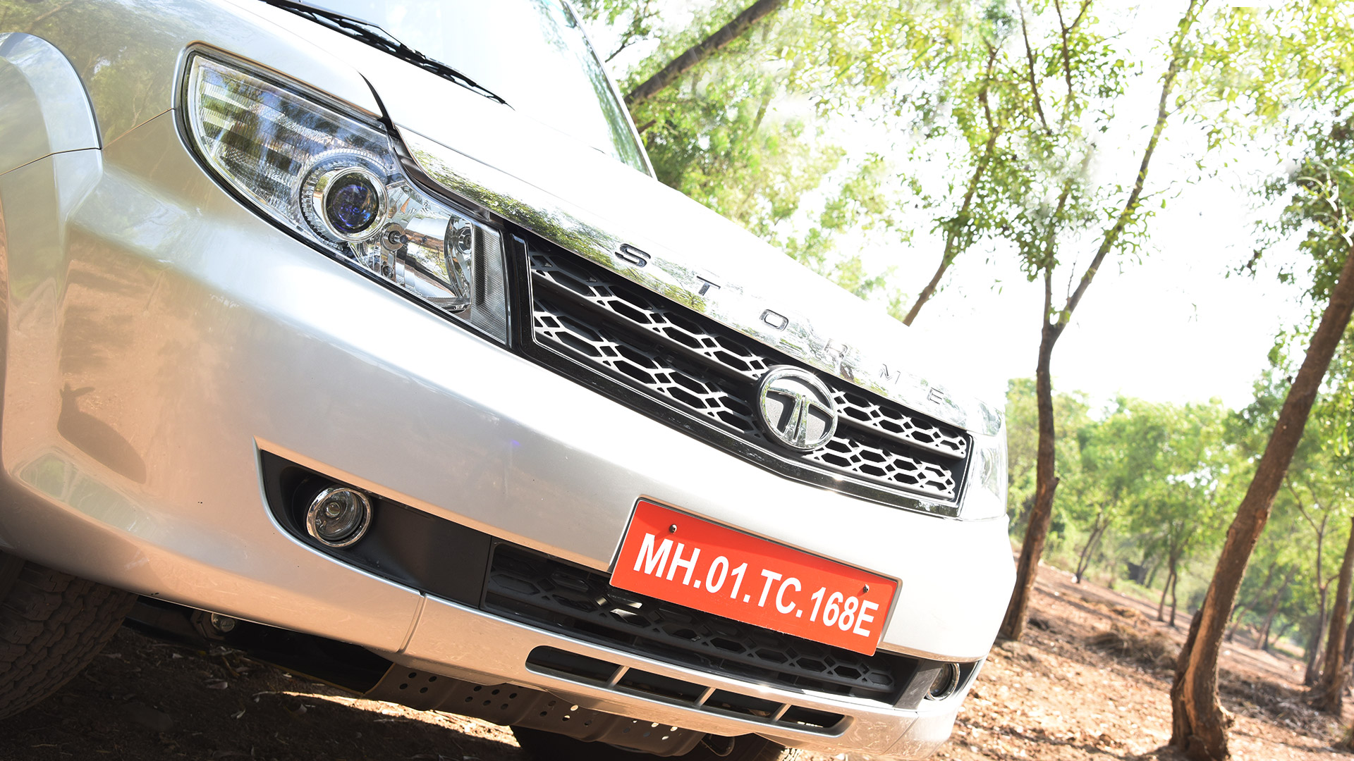 Tata Safari Storme 2015 VX BS4 4x4 Exterior