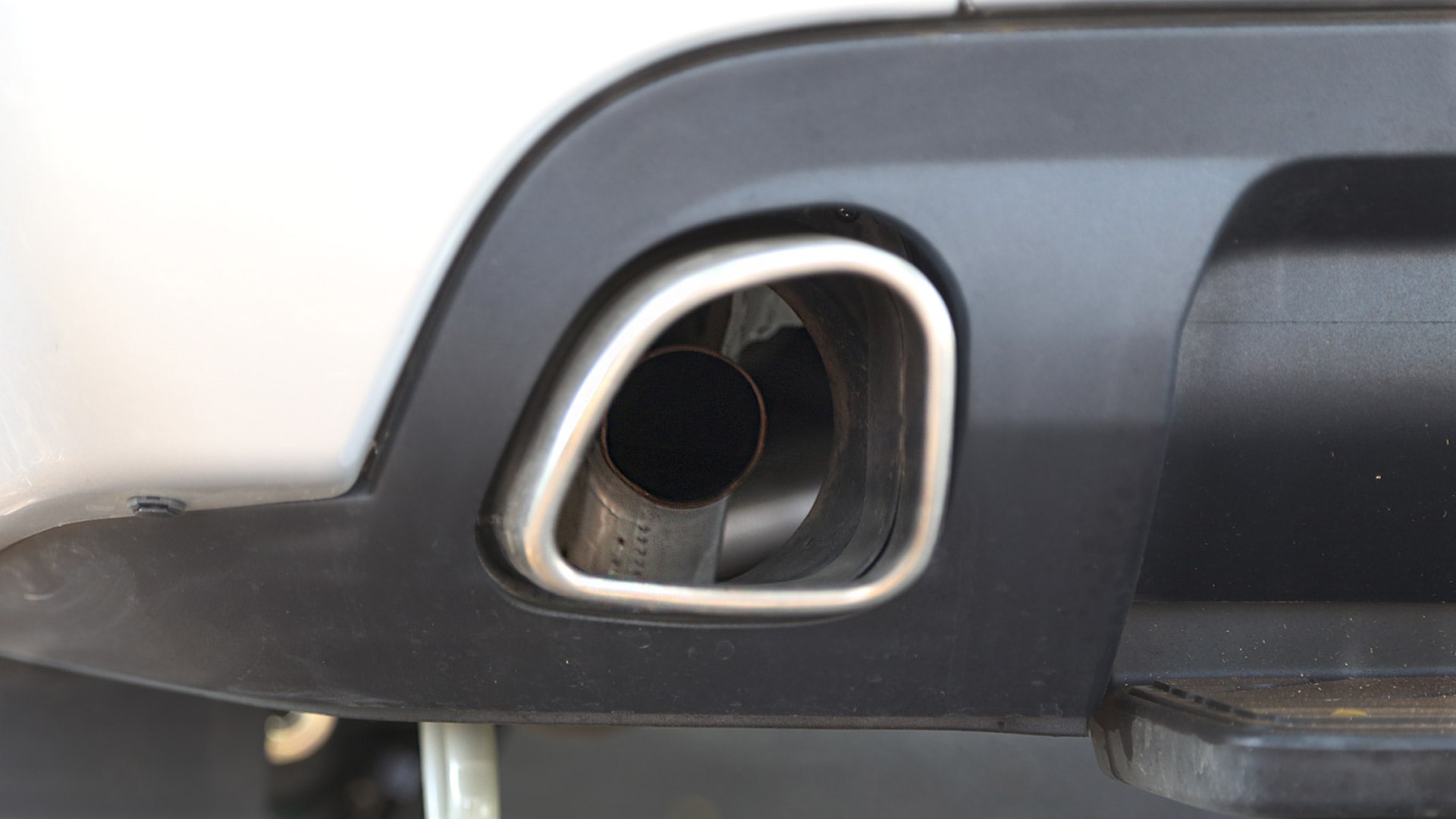 Tata Safari Storme 2015 VX BS4 4x4 Exterior