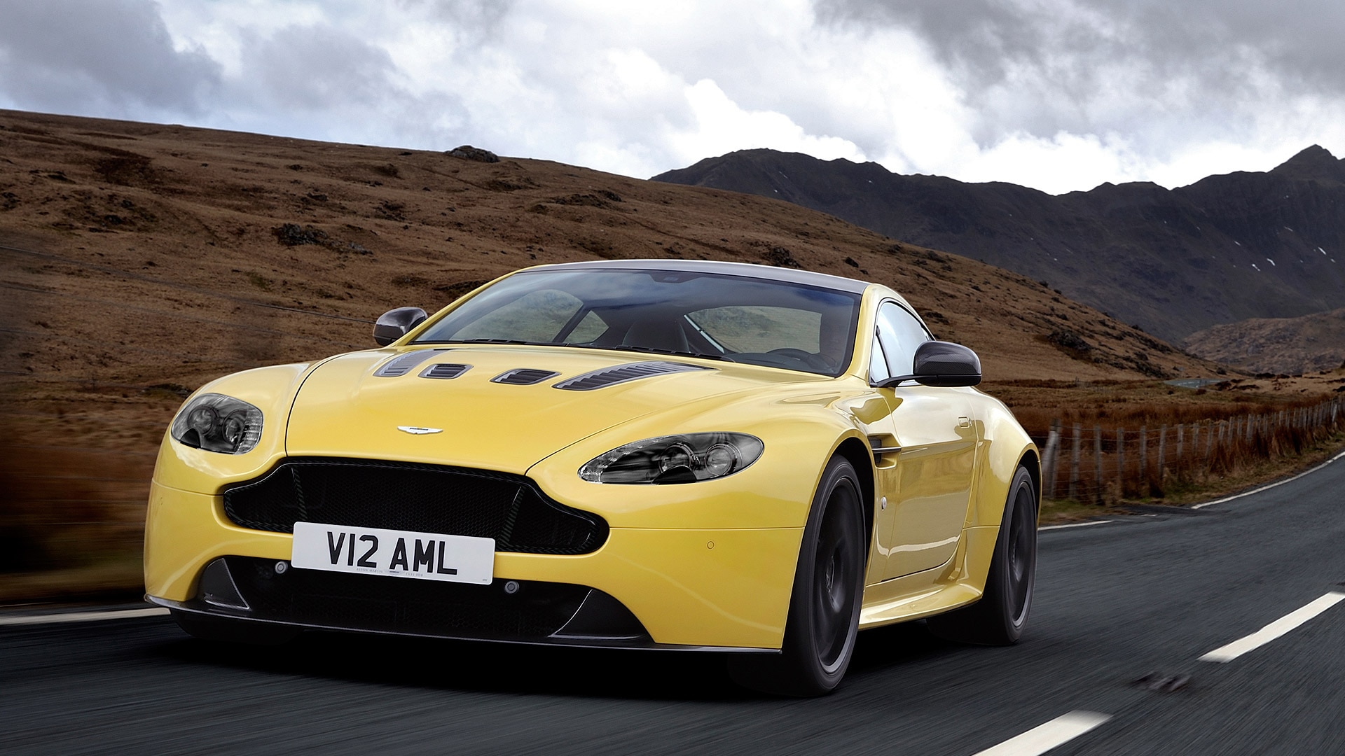 Aston Martin Vantage V12s 2013 STD Exterior