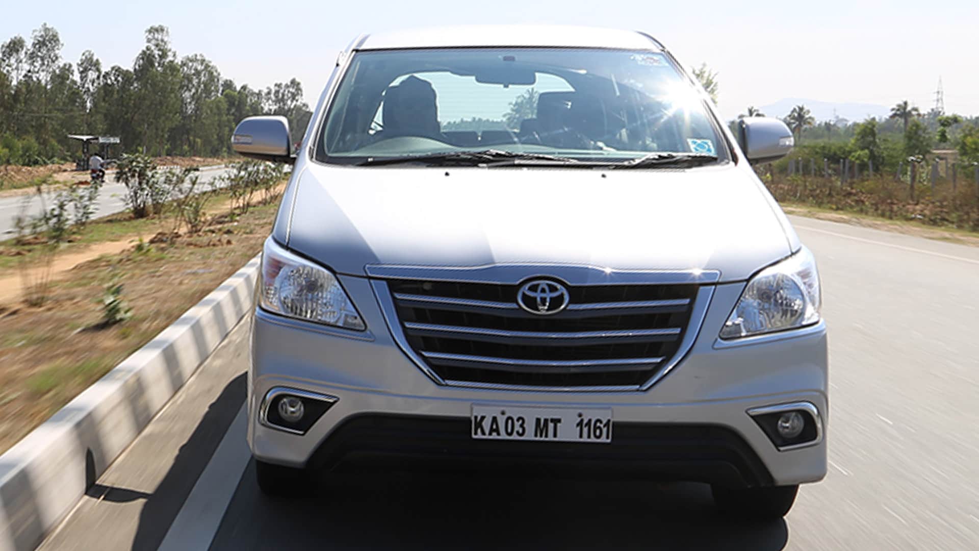 Toyota Innova 2015 2.5G 7 Seater Exterior