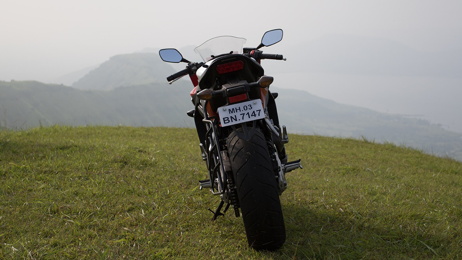 Honda CBR650F 2015 STD Compare