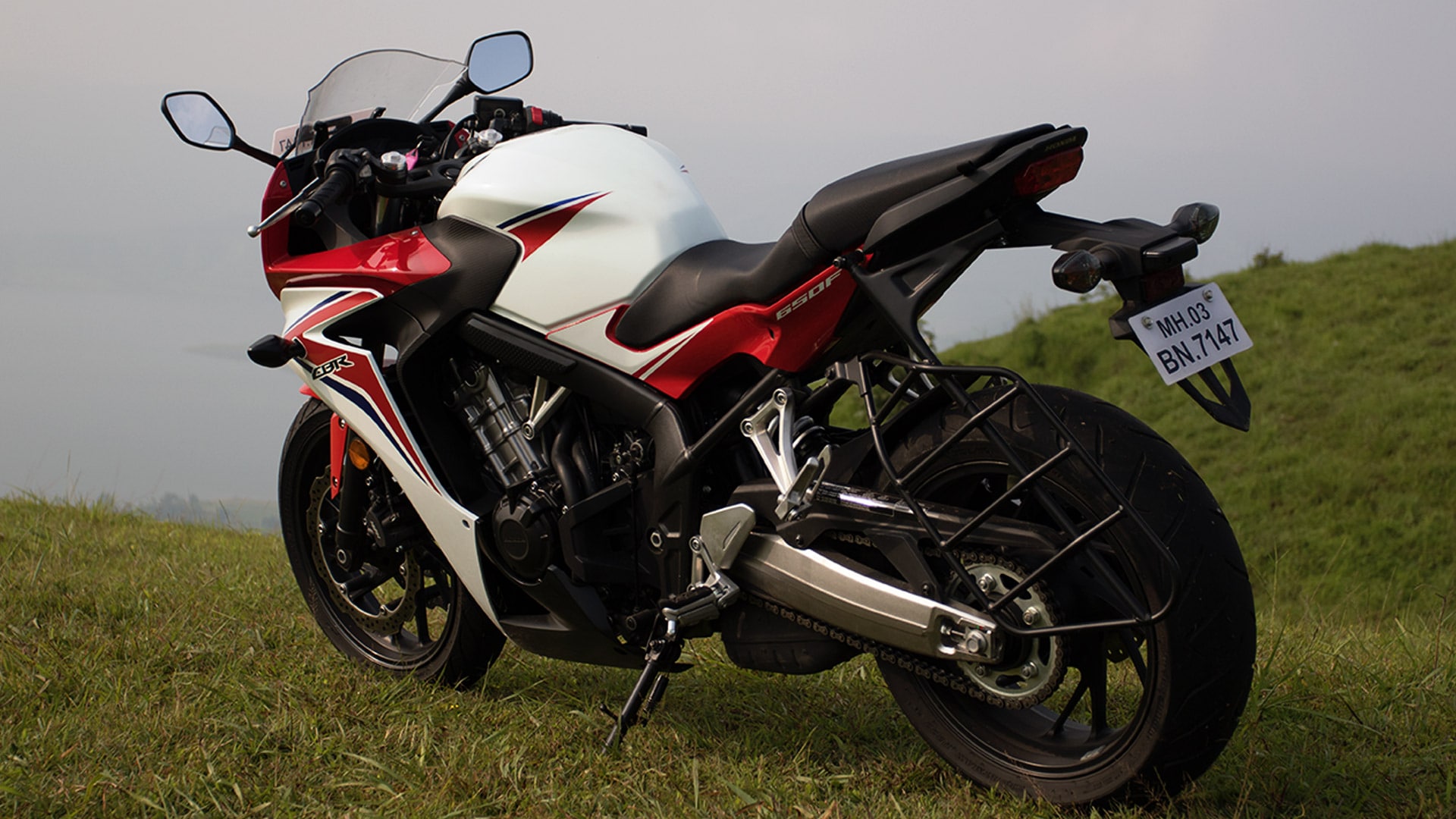 Honda CBR650F 2015 STD Compare