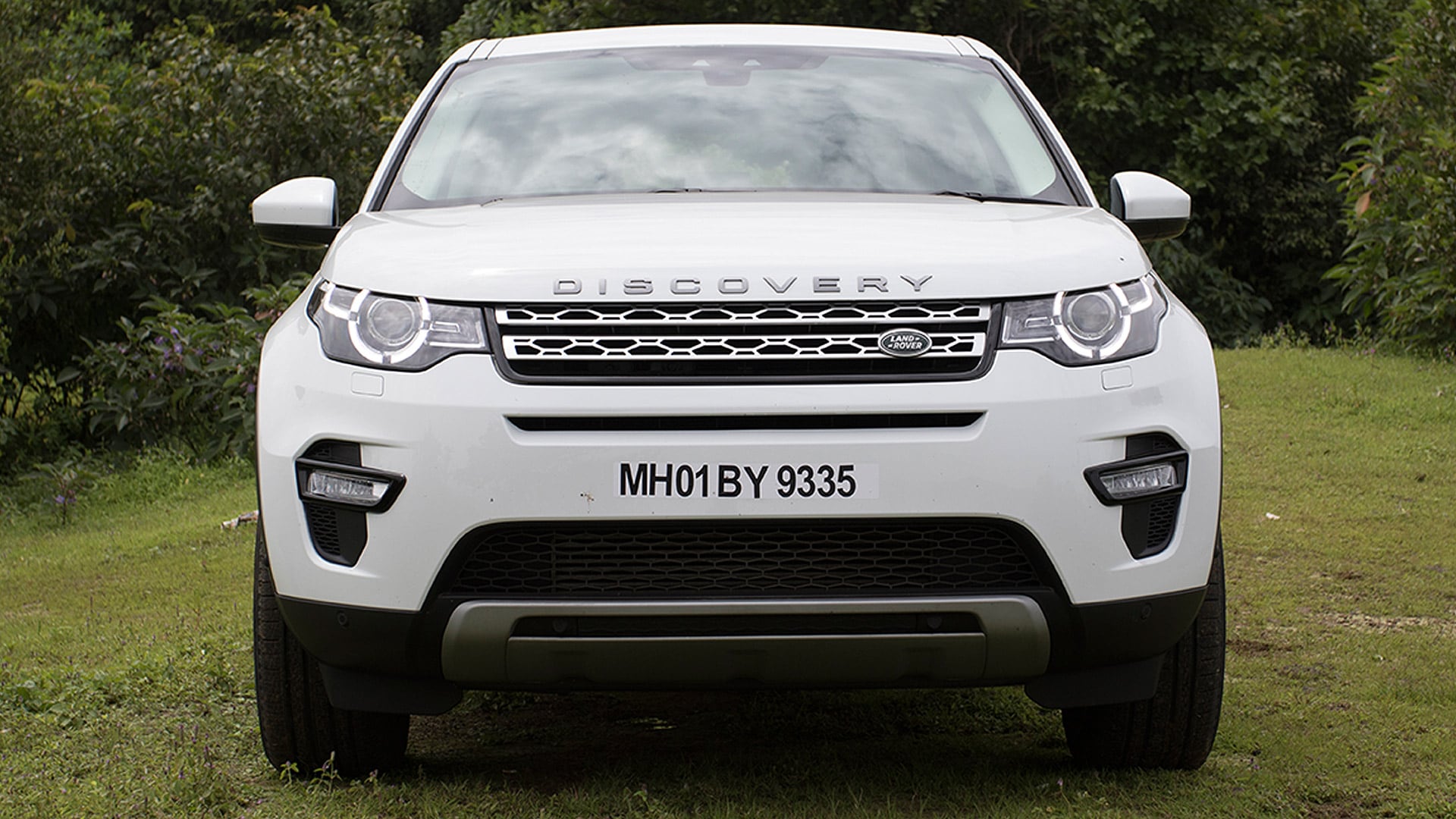 Land Rover Discovery Sport 2015 HSE Compare