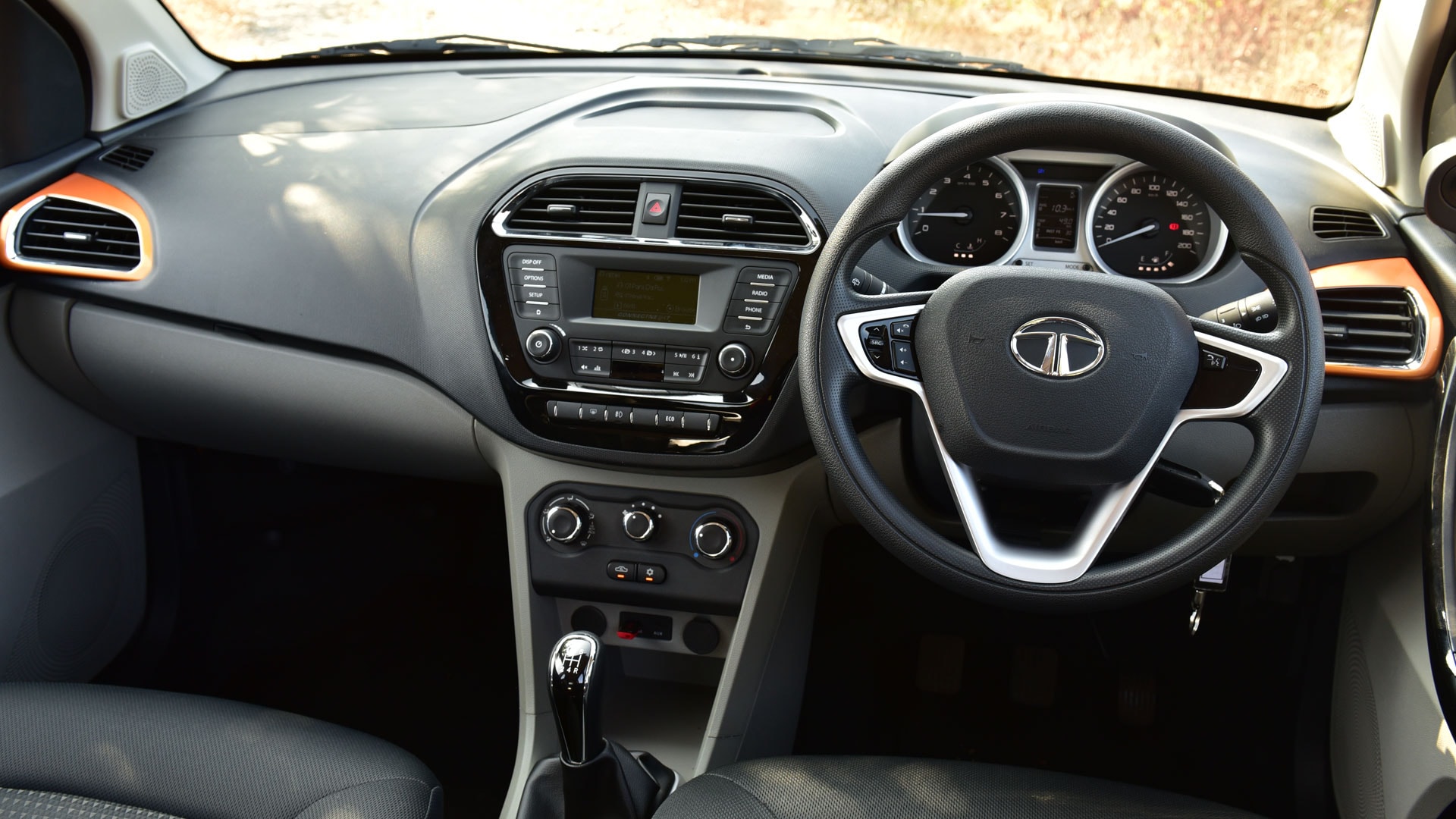 Tata Zica 2016 Base Petrol Exterior