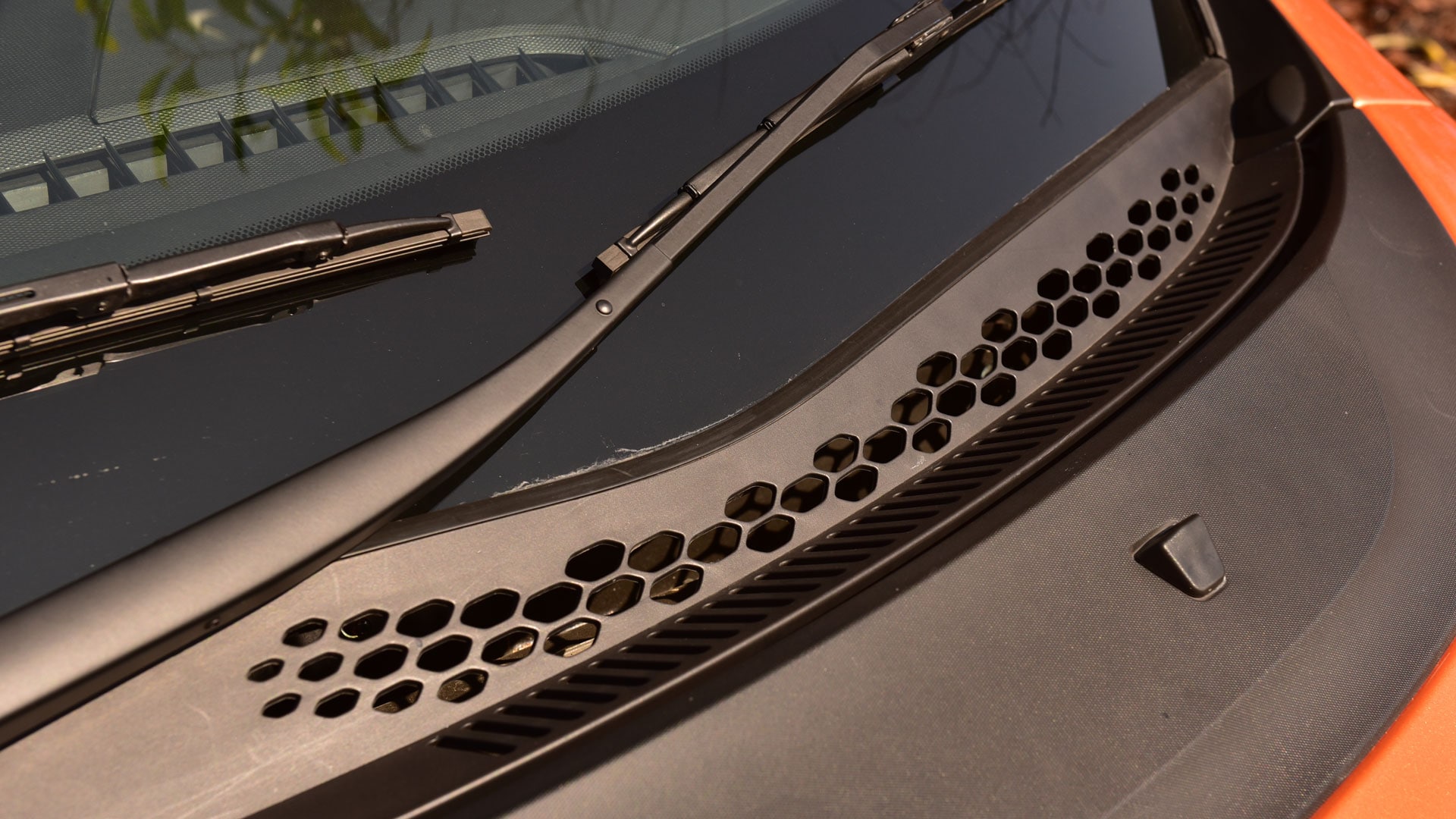 Tata Zica 2016 Base Petrol Exterior