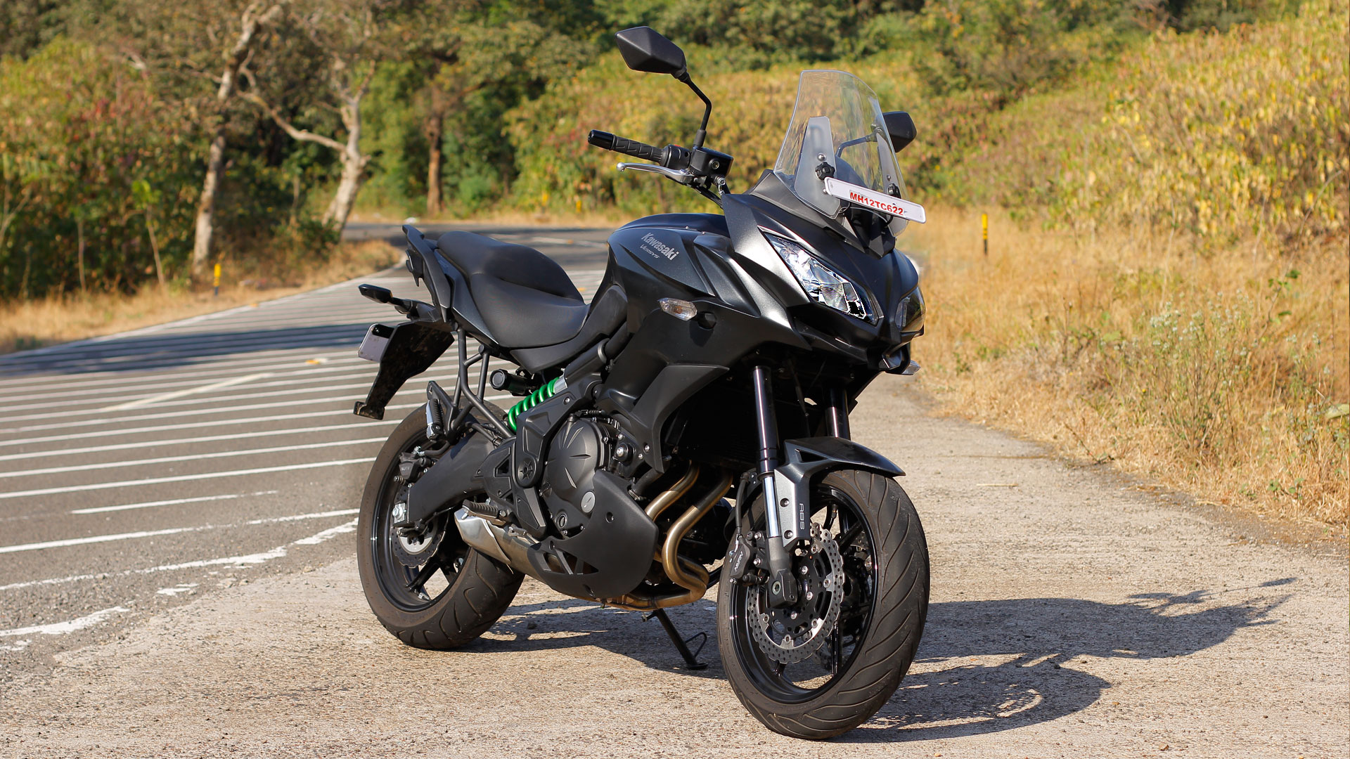 Kawasaki Versys 650 2016 STD Compare
