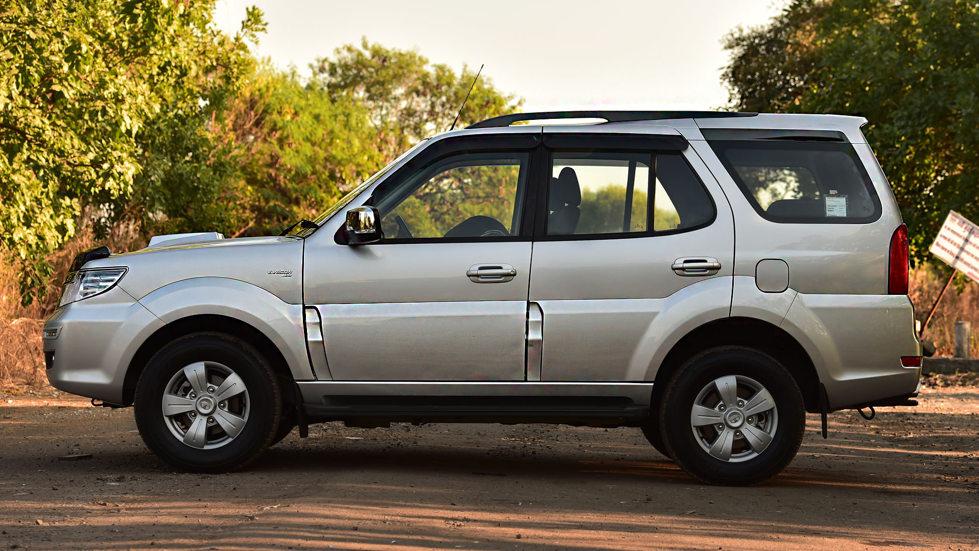 Tata Safari Storme 2016 VX BS4 4x4 Exterior