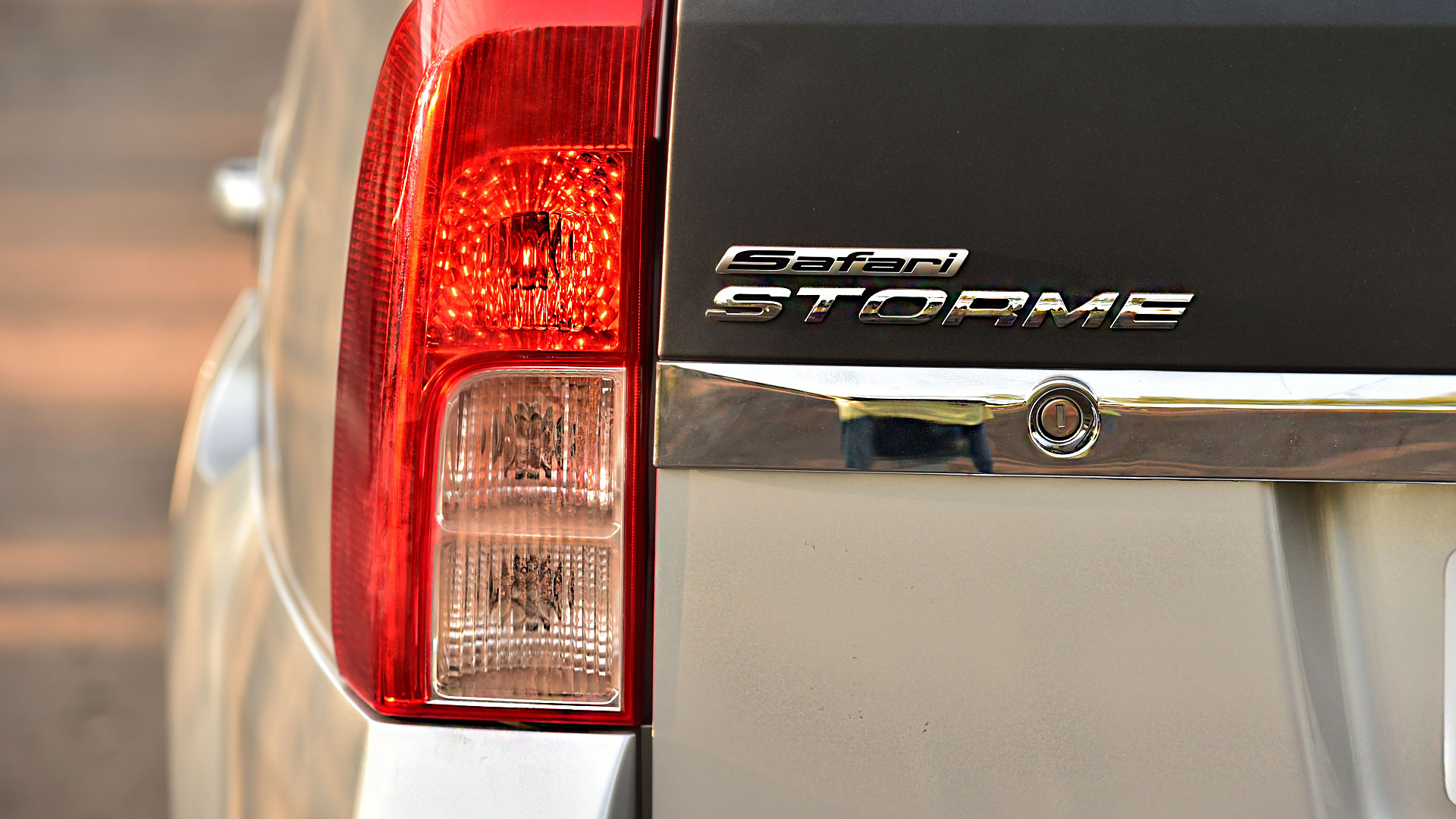 Tata Safari Storme 2016 VX BS4 4x4 Exterior