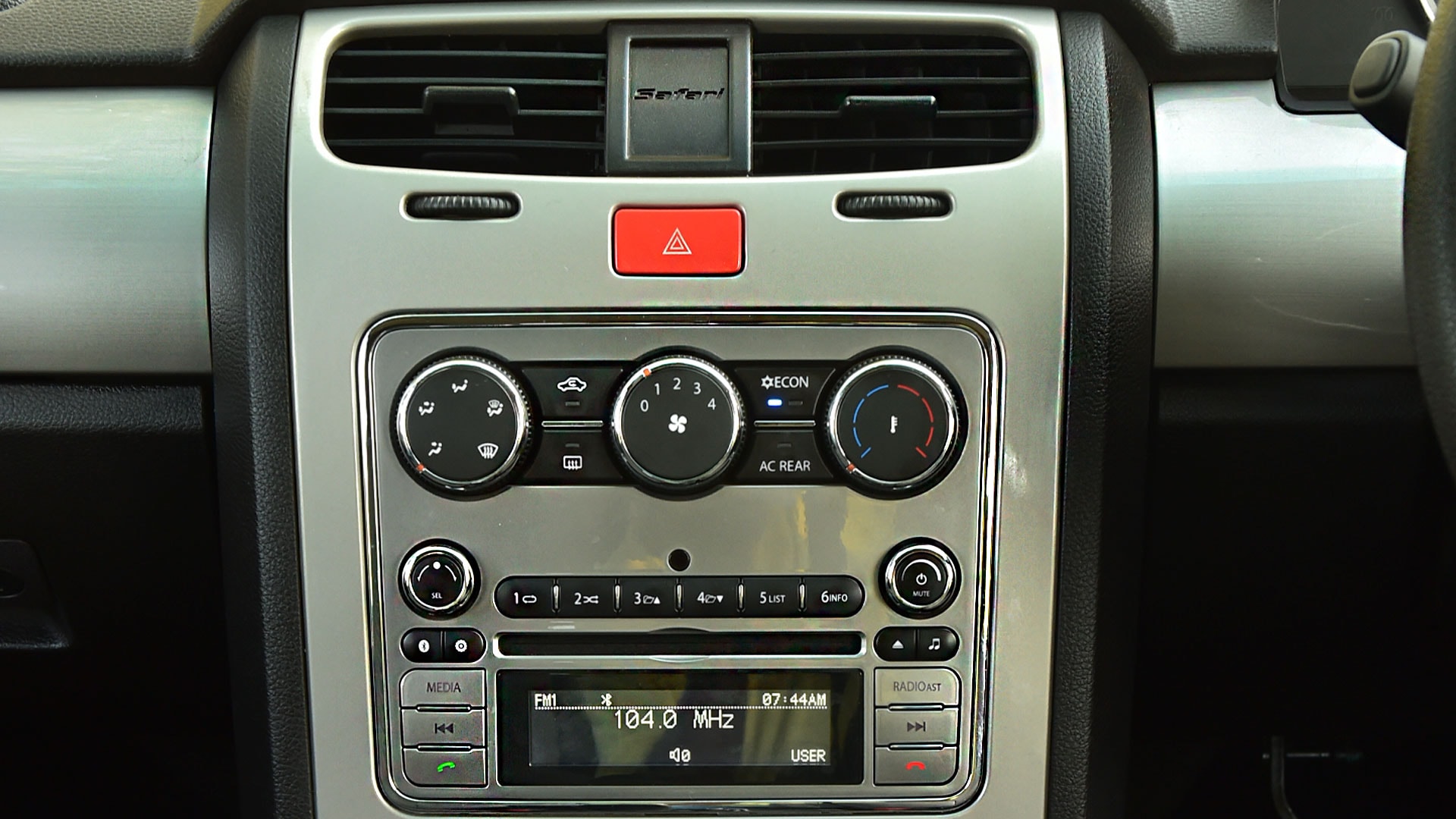 Tata Safari Storme 2016 VX BS4 4x4 Interior