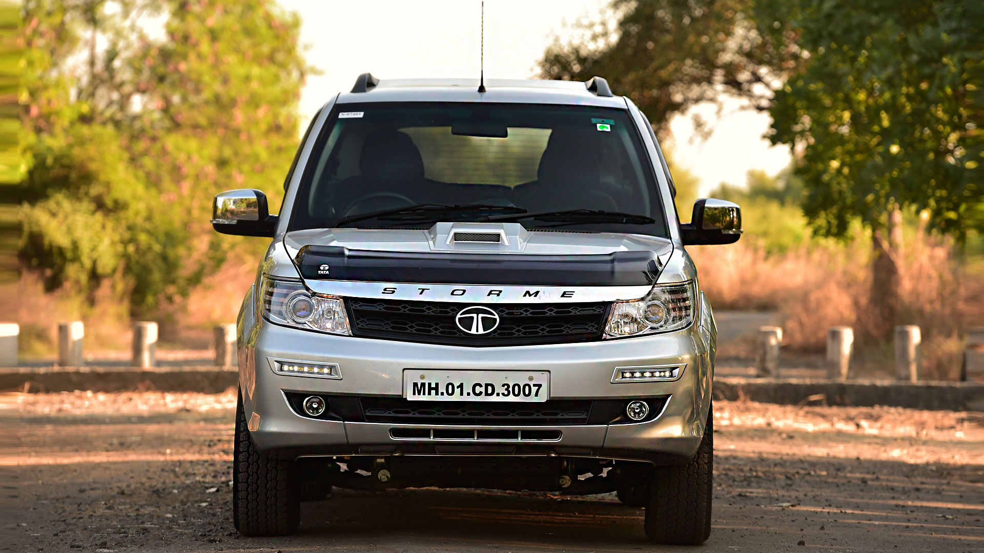 Tata Safari Storme 2016 VX BS4 4x4 Compare