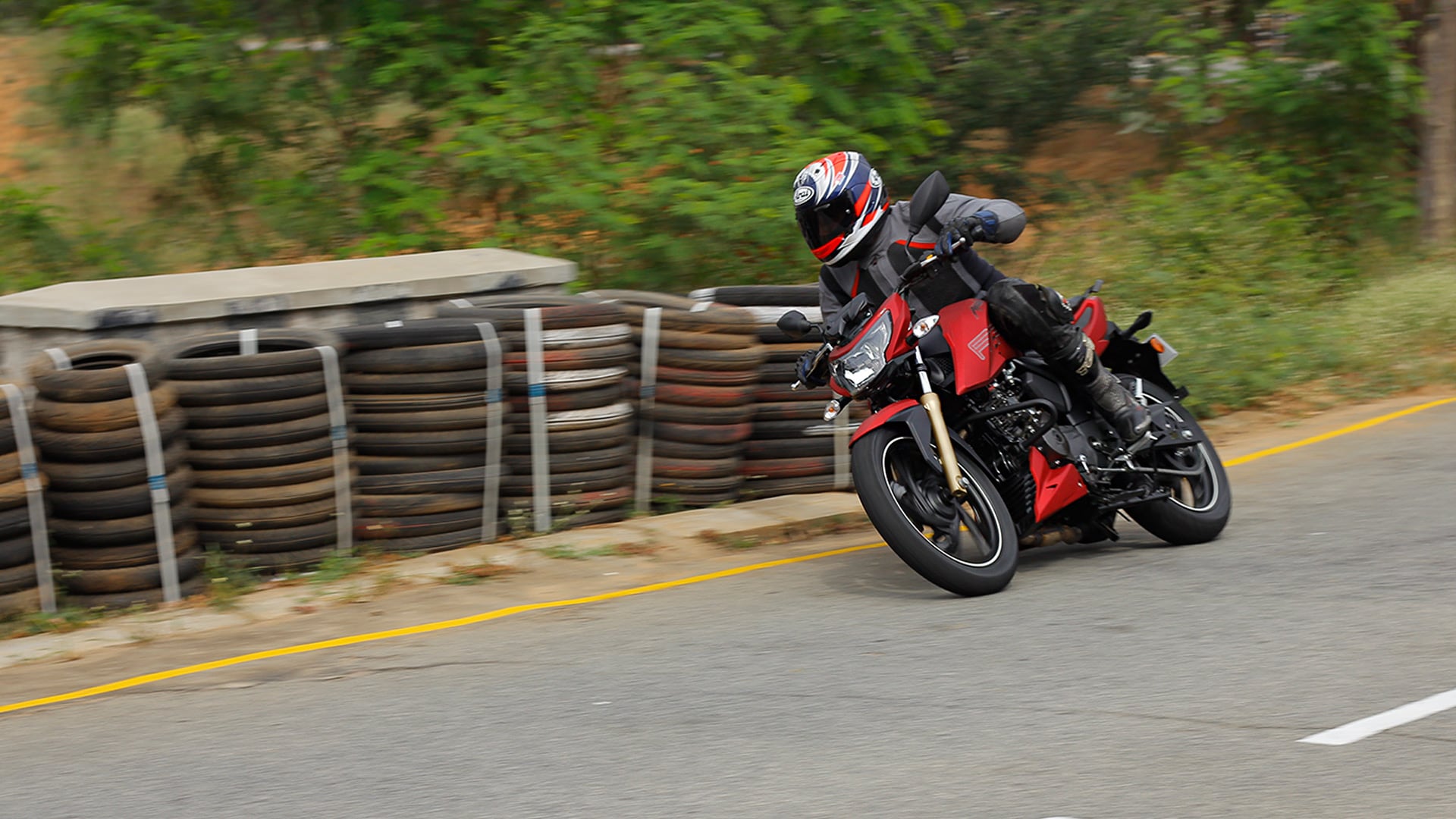 TVS Apache RTR 200 2016 STD