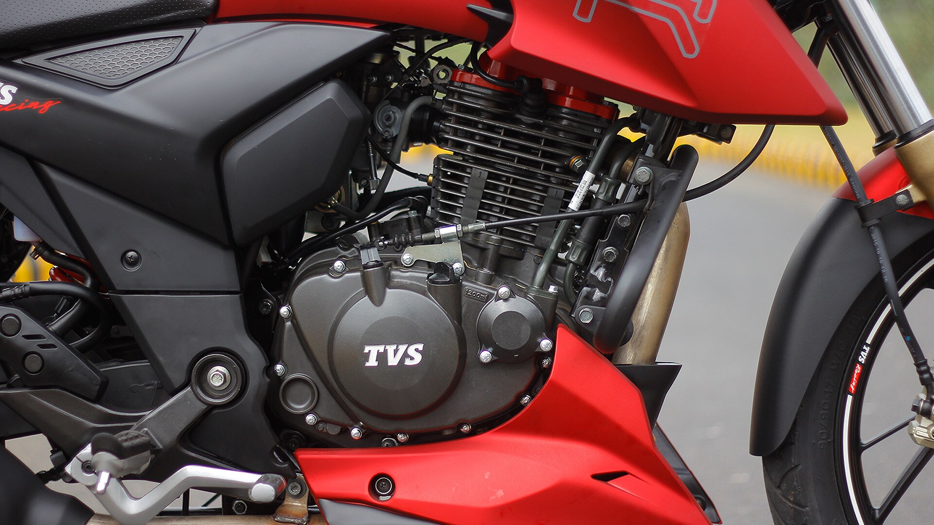 TVS Apache RTR 200 2016 STD