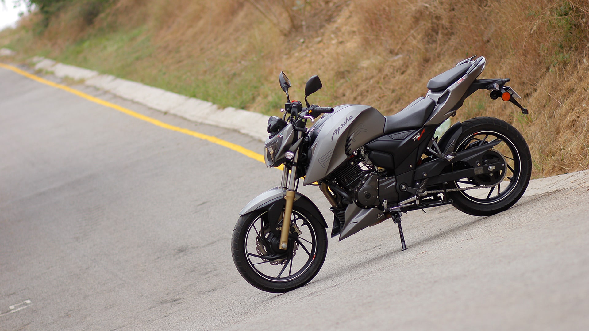 TVS Apache RTR 200 2016 STD