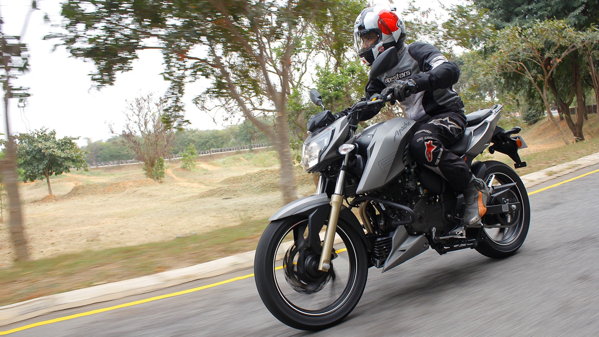 TVS Apache RTR 200 2016 STD