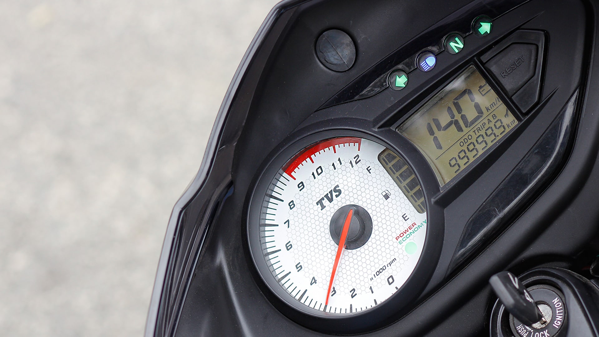 TVS Victor 2016 Disc