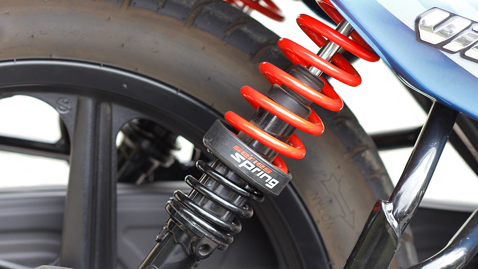 TVS Victor 2016 Disc