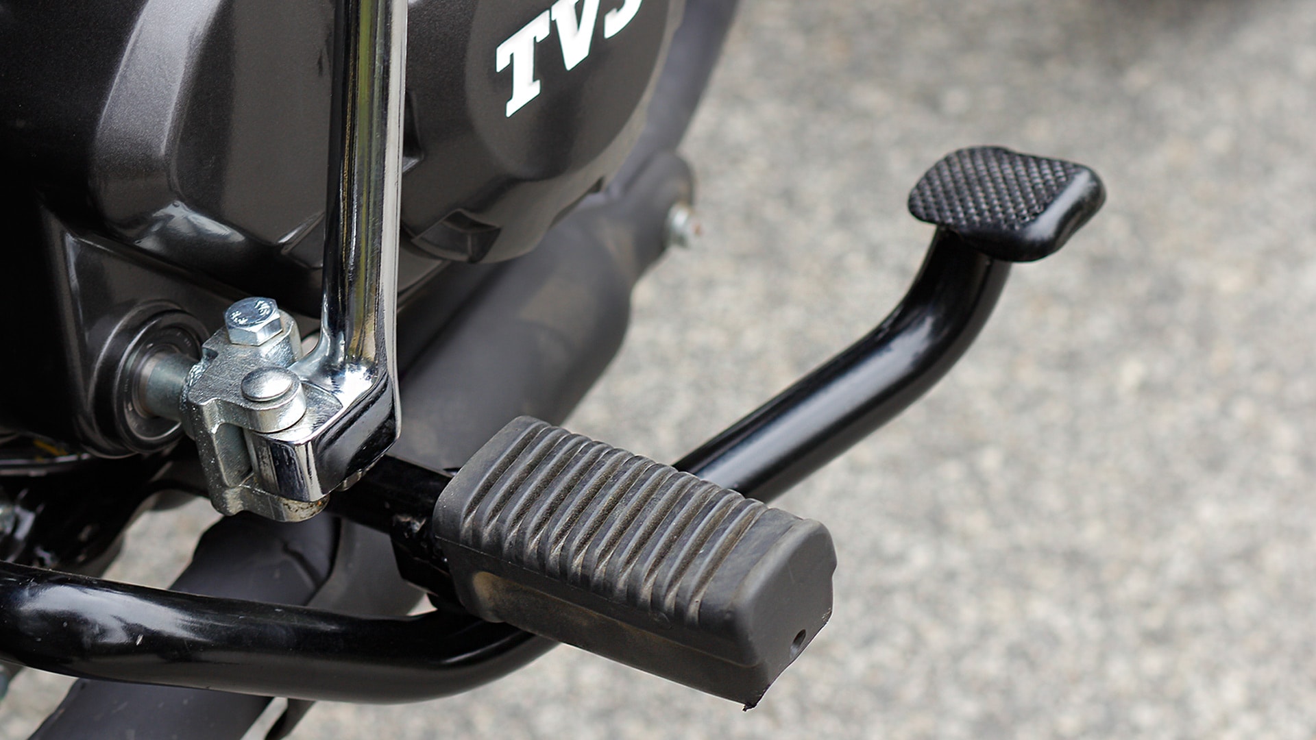 TVS Victor 2016 Disc