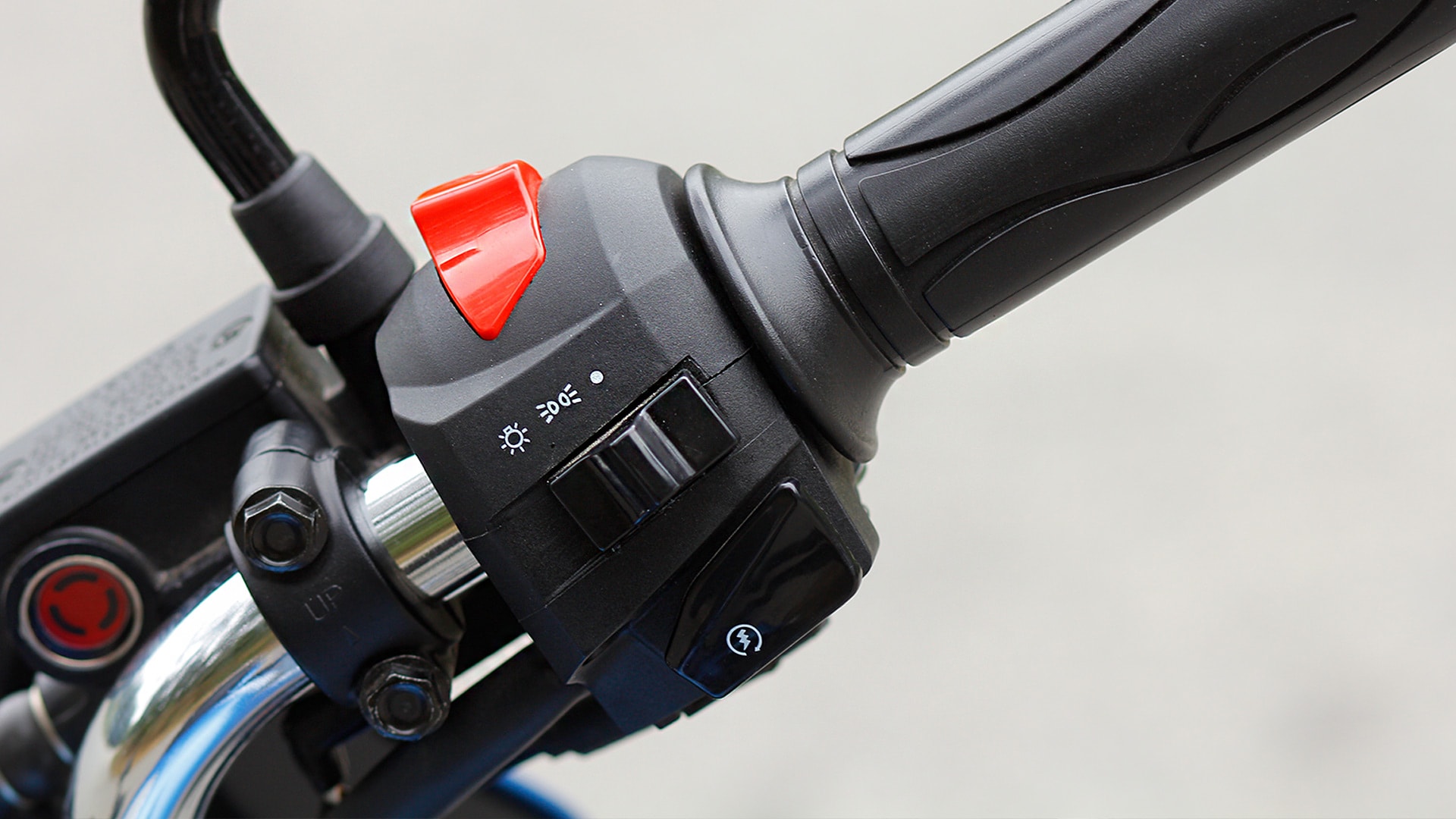 TVS Victor 2016 Disc