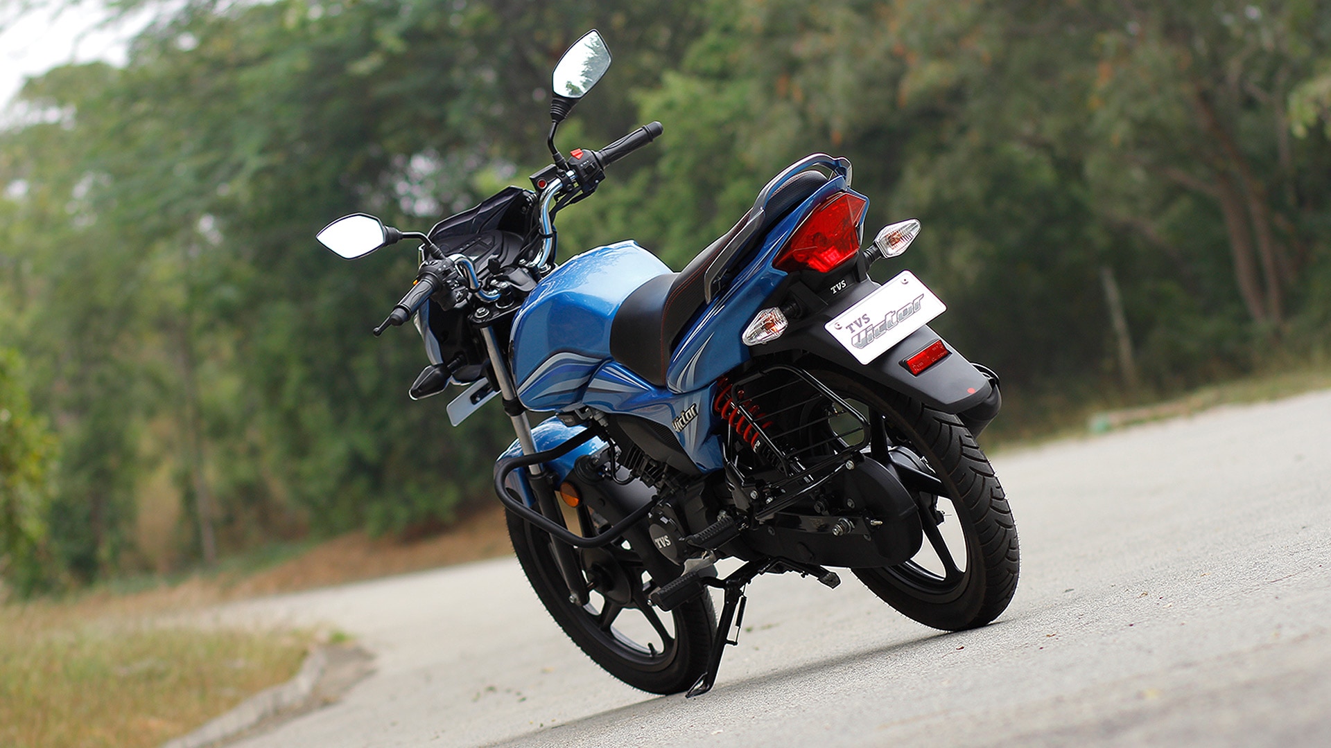 TVS Victor 2016 Disc Compare