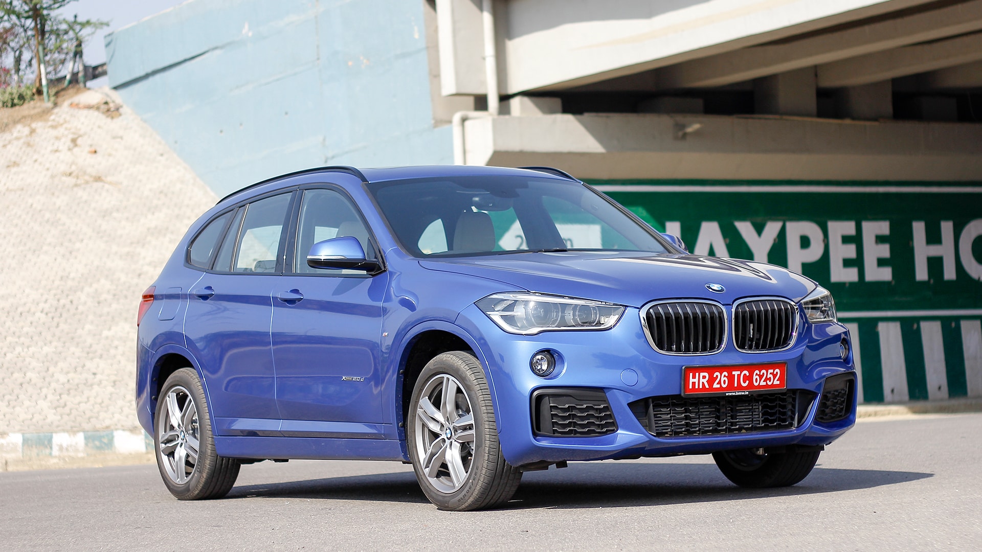 BMW X1 2016 xDrive 20d xLine Exterior