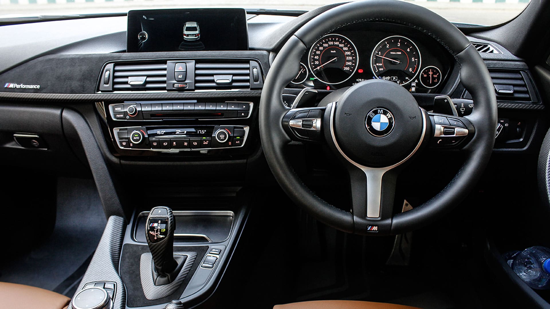 BMW 3 series 2015 320d Luxury Line Interior