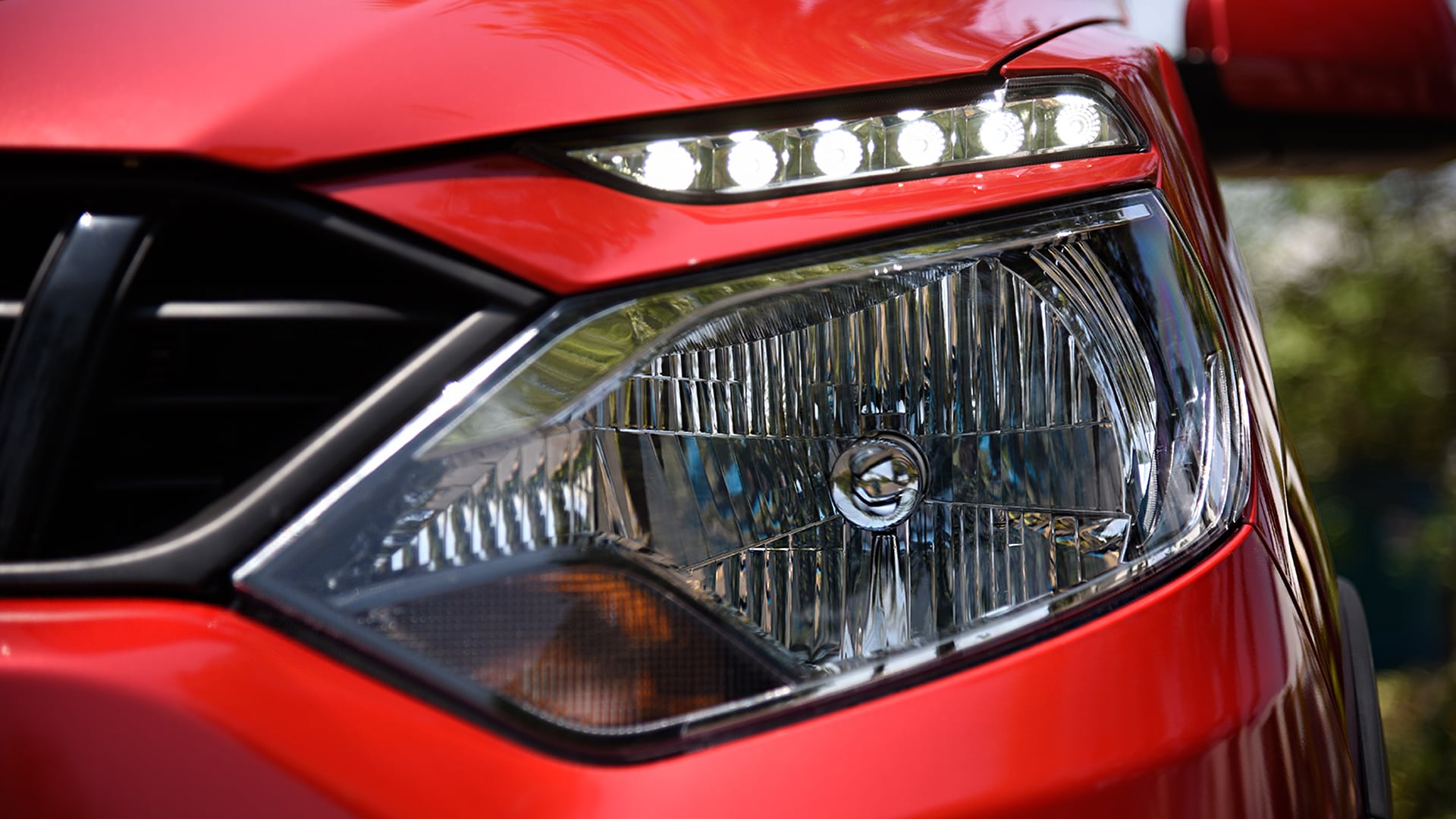 Mahindra Nuvosport 2016 N8 Exterior