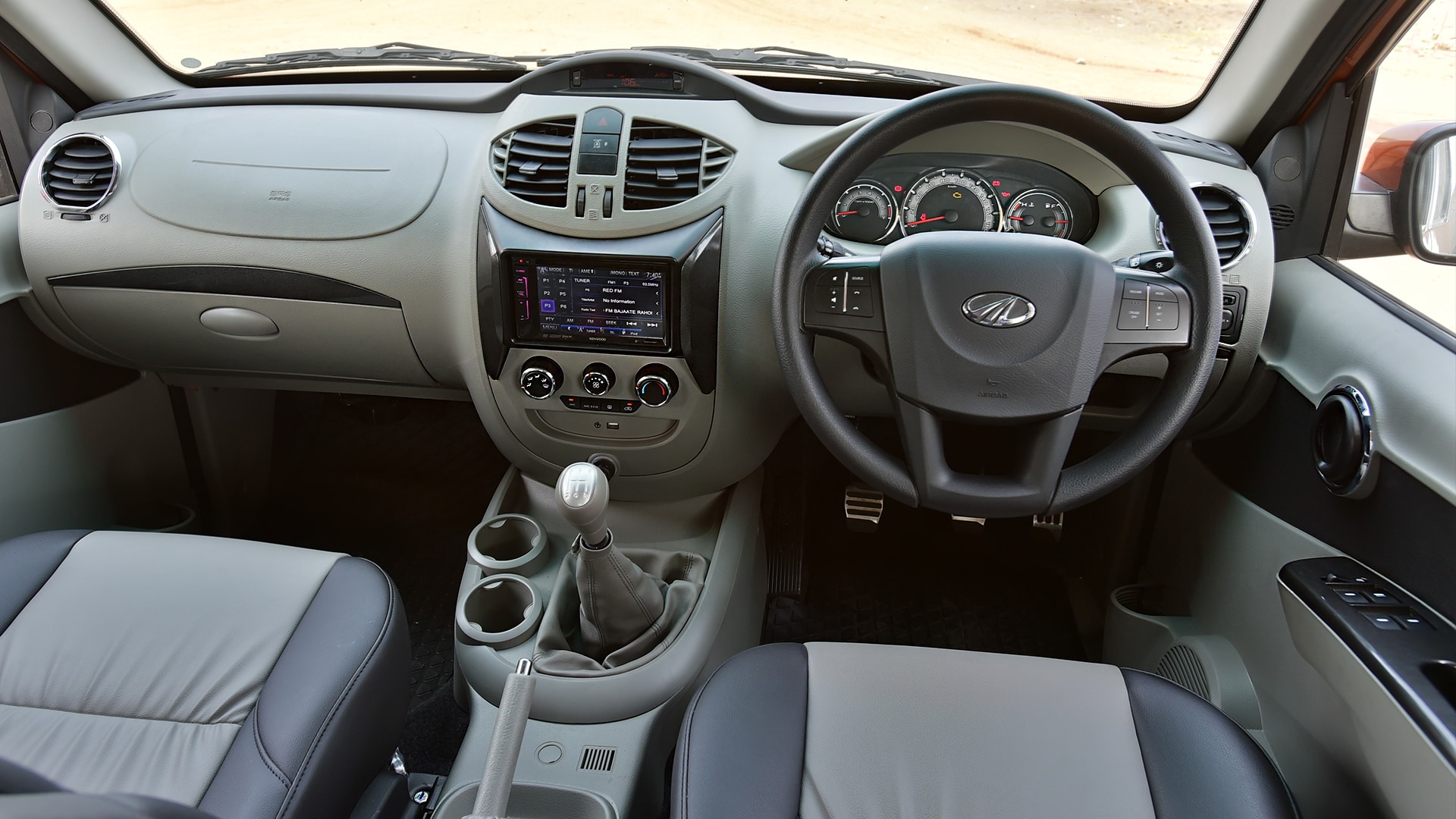 Mahindra Nuvosport 2016 N8 Compare