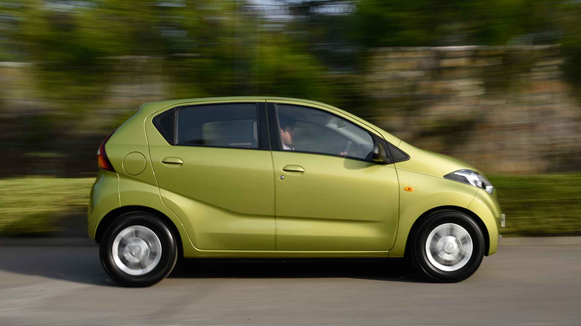 Datsun Redigo 2016 Std Exterior