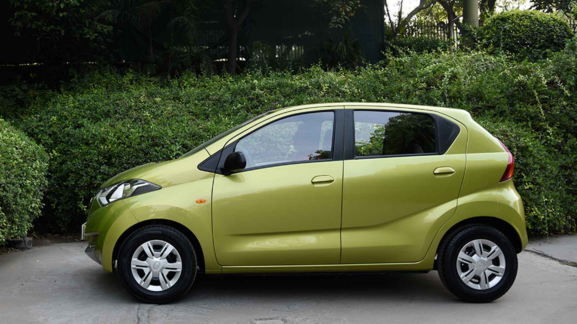 Datsun Redigo 2016 Std Exterior