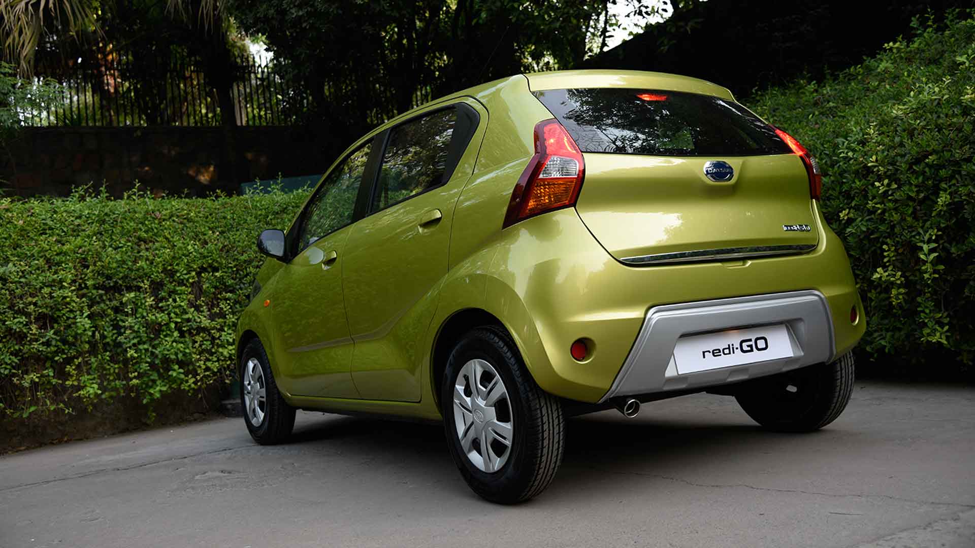Datsun Redigo 2016 Std Exterior