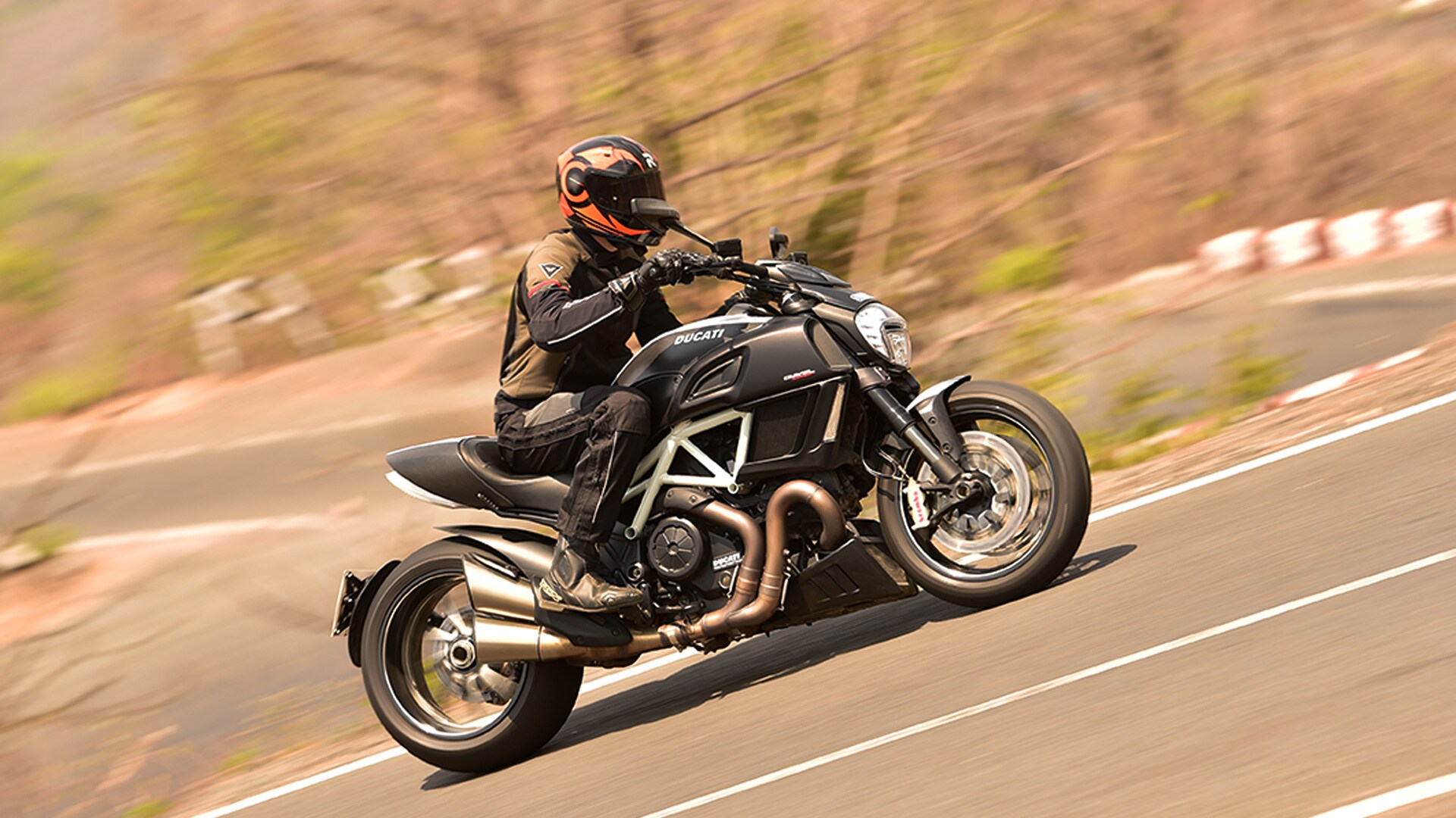 Ducati Diavel 2015 Carbon