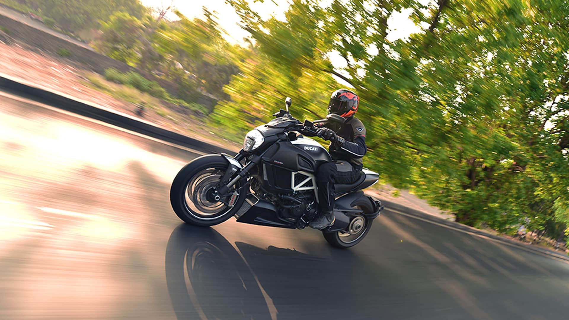 Ducati Diavel 2015 Carbon