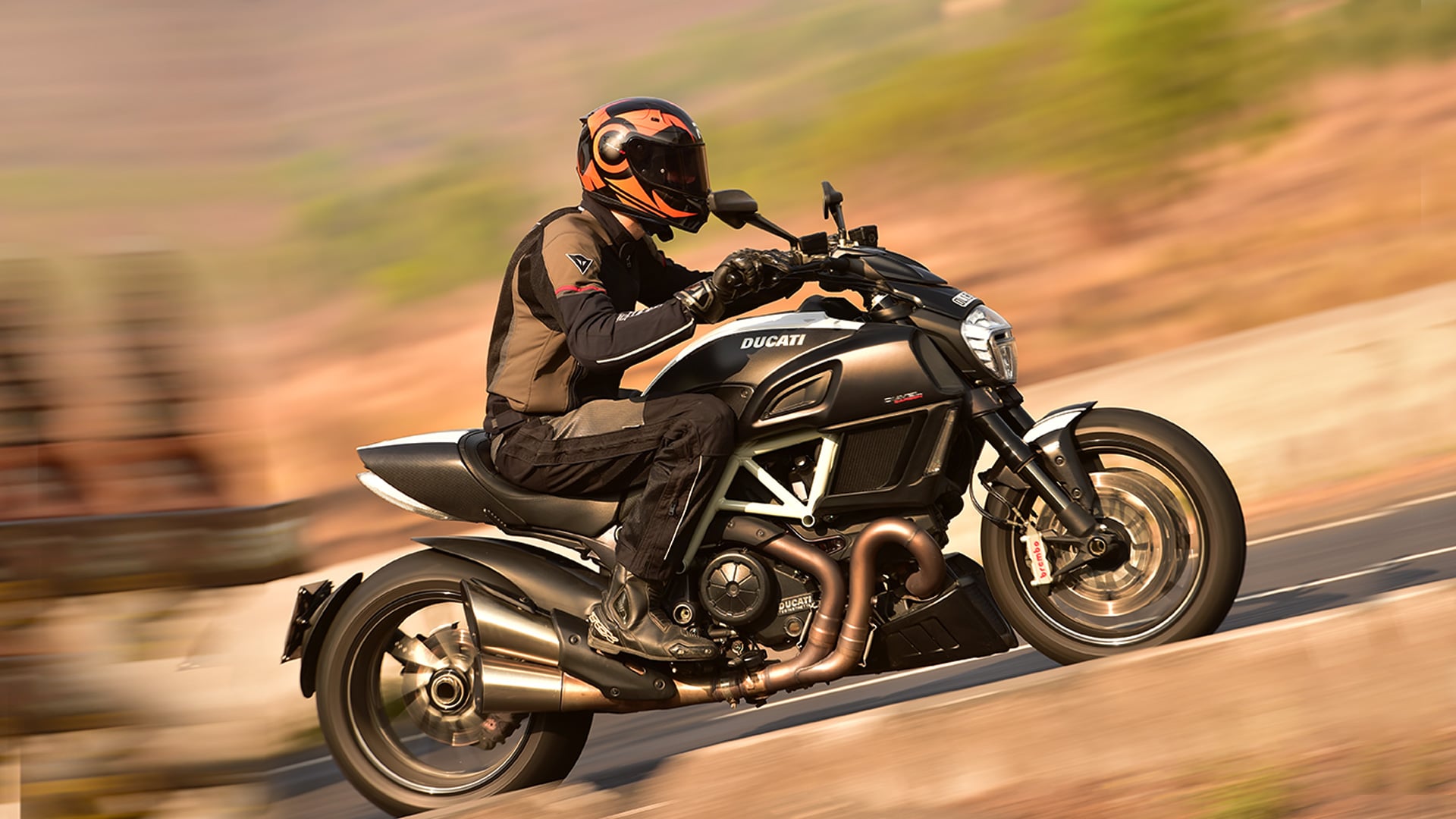 Ducati Diavel 2015 Carbon