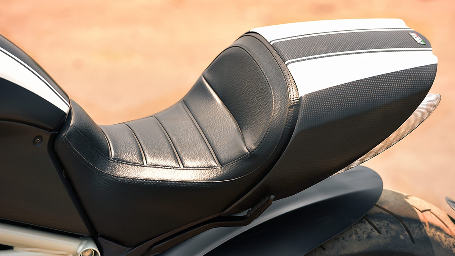 Ducati Diavel 2015 Carbon