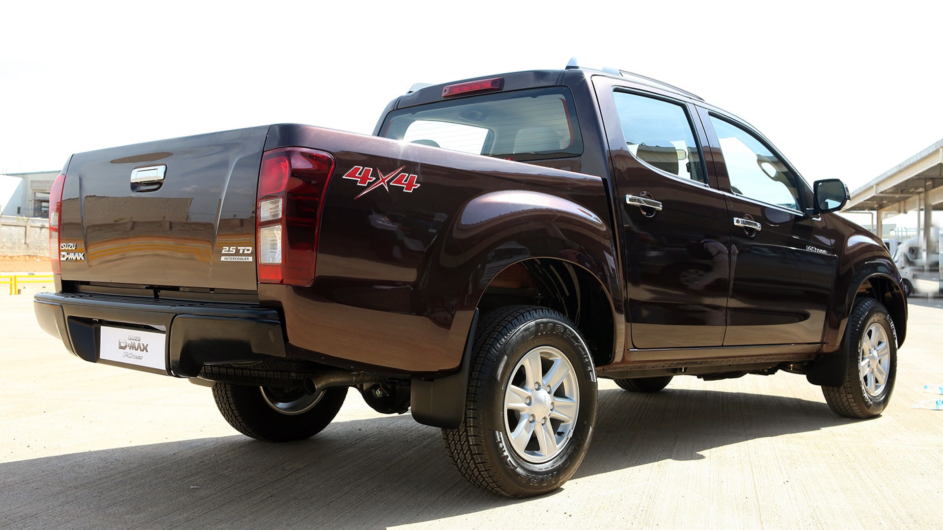 Isuzu Dmax 2016 V Cross Exterior