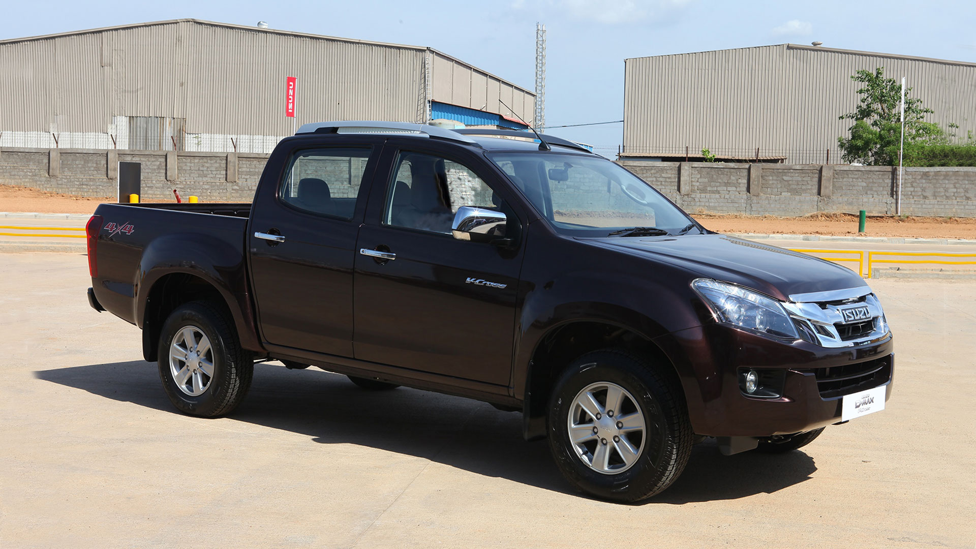 Isuzu Dmax 2016 V Cross Exterior