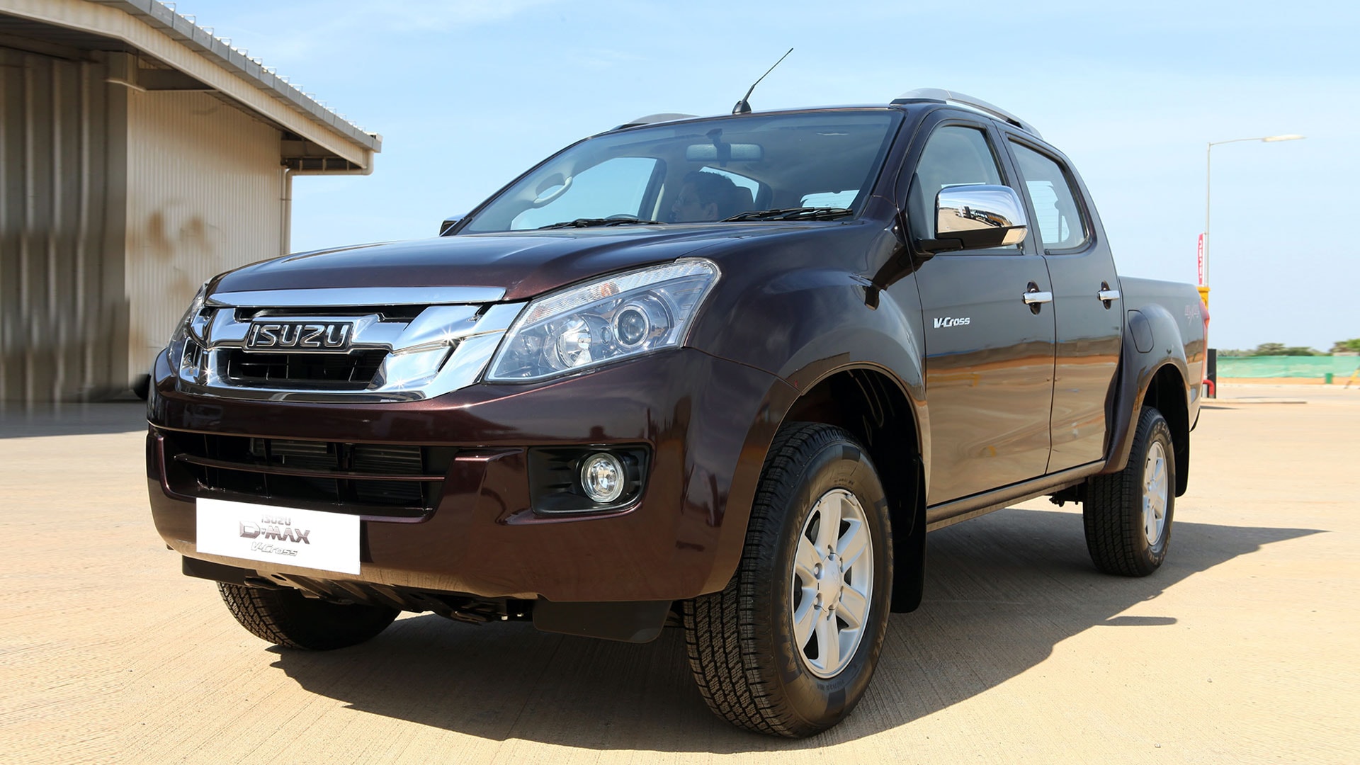 Isuzu Dmax 2016 V Cross Exterior