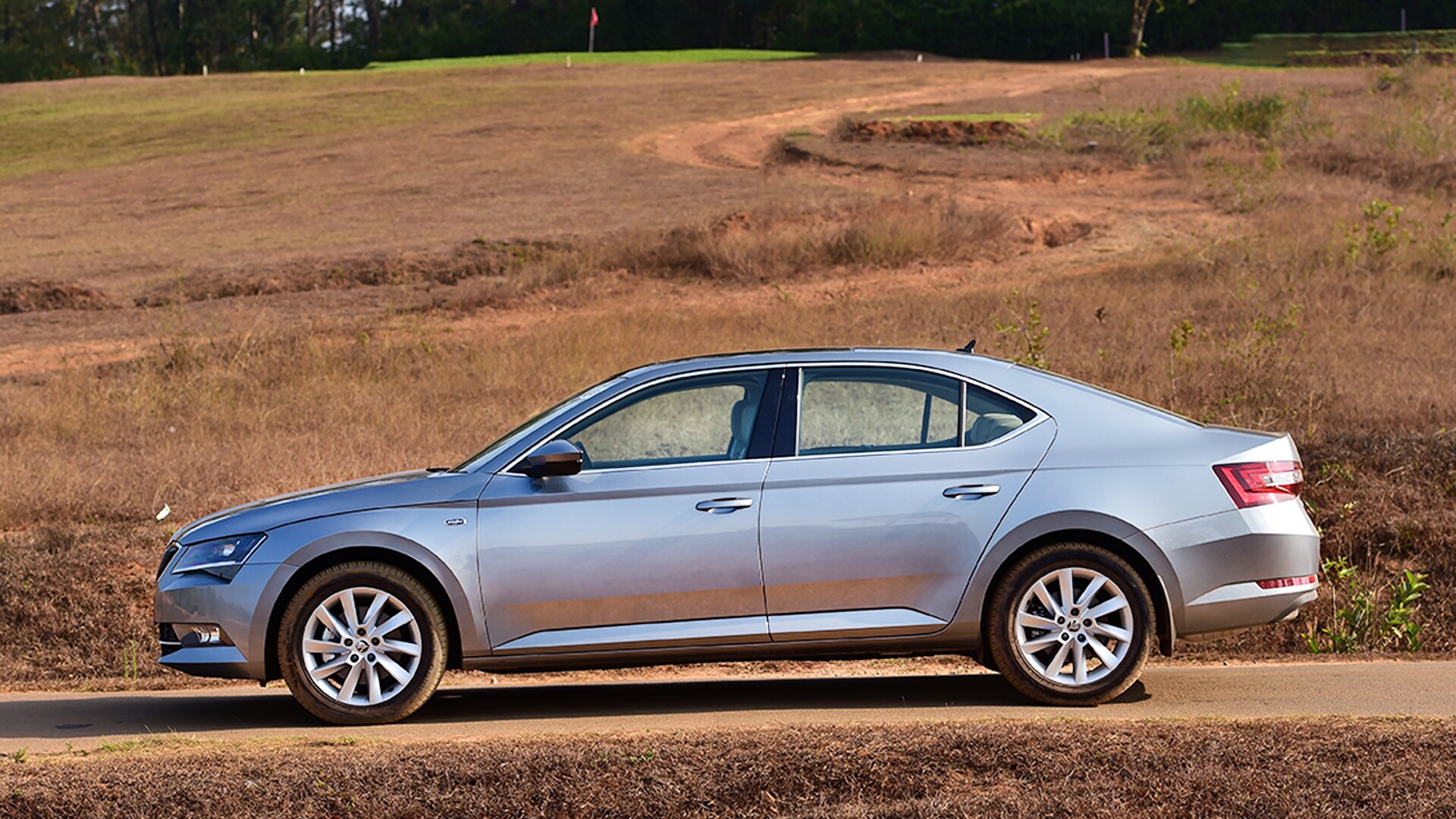 Skoda Superb 2016 2.0 TDI (AT) Style Exterior