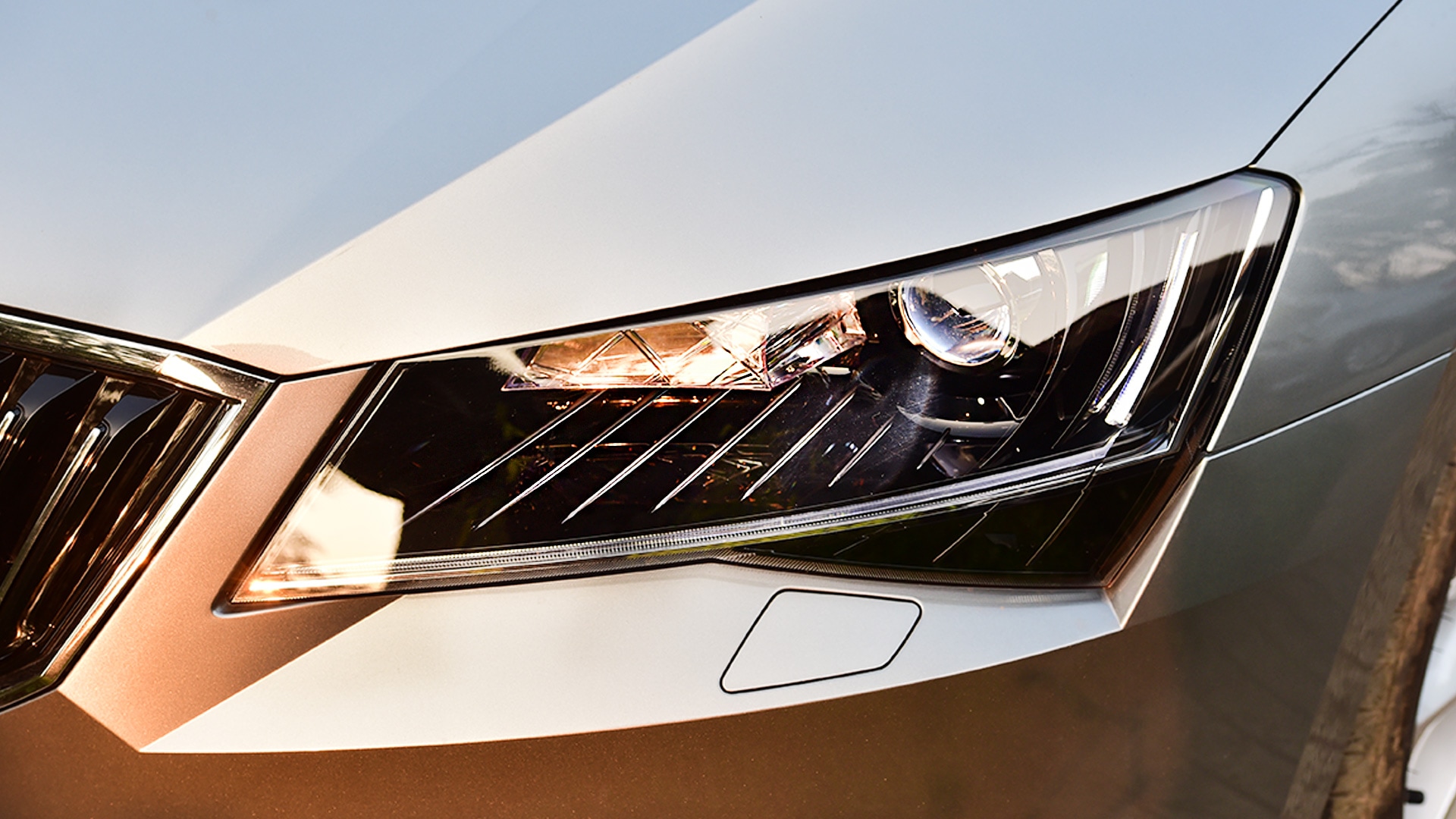 Skoda Superb 2016 2.0 TDI (AT) Style Exterior