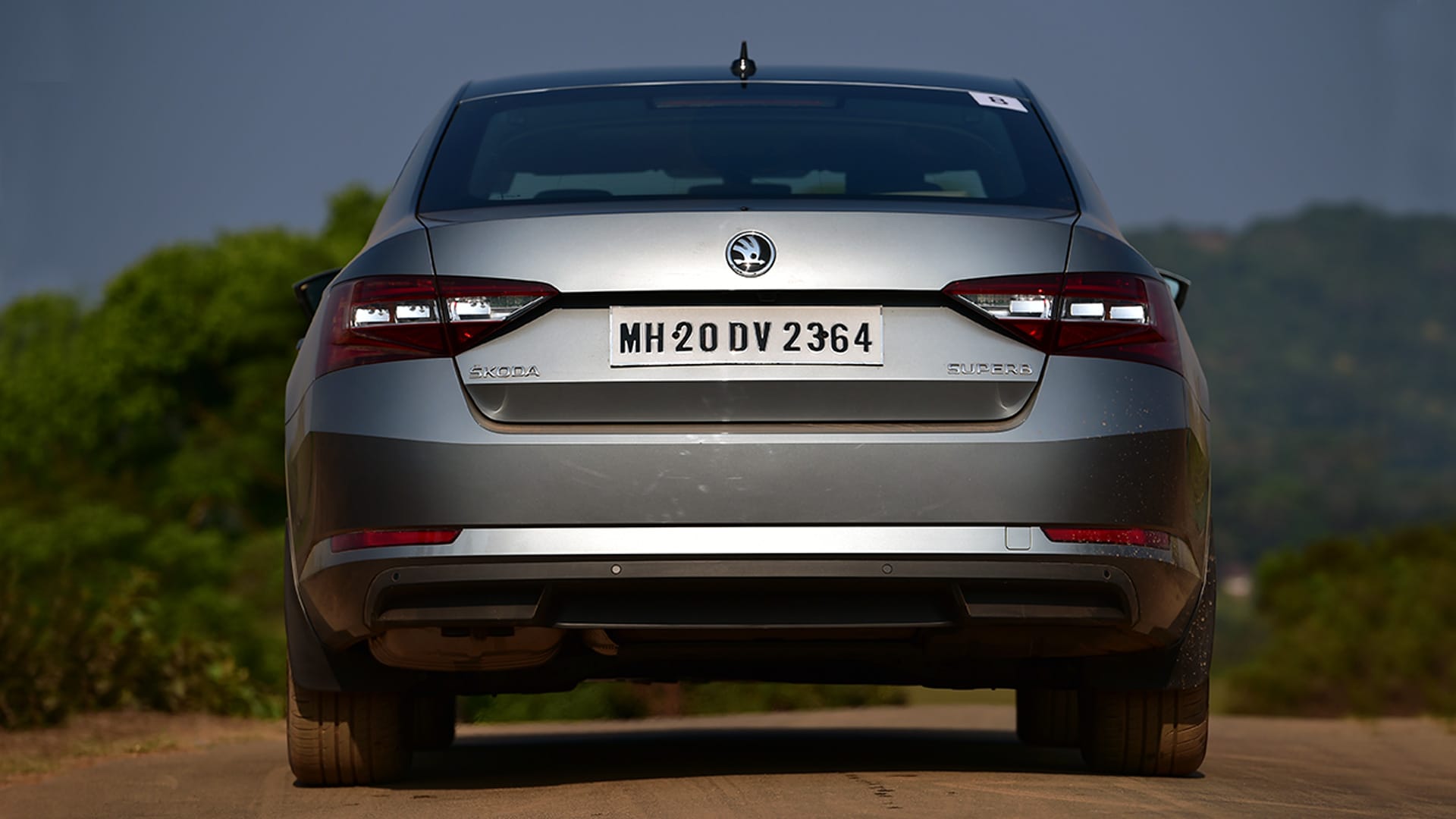 Skoda Superb 2016 2.0 TDI (AT) Style Interior Compare