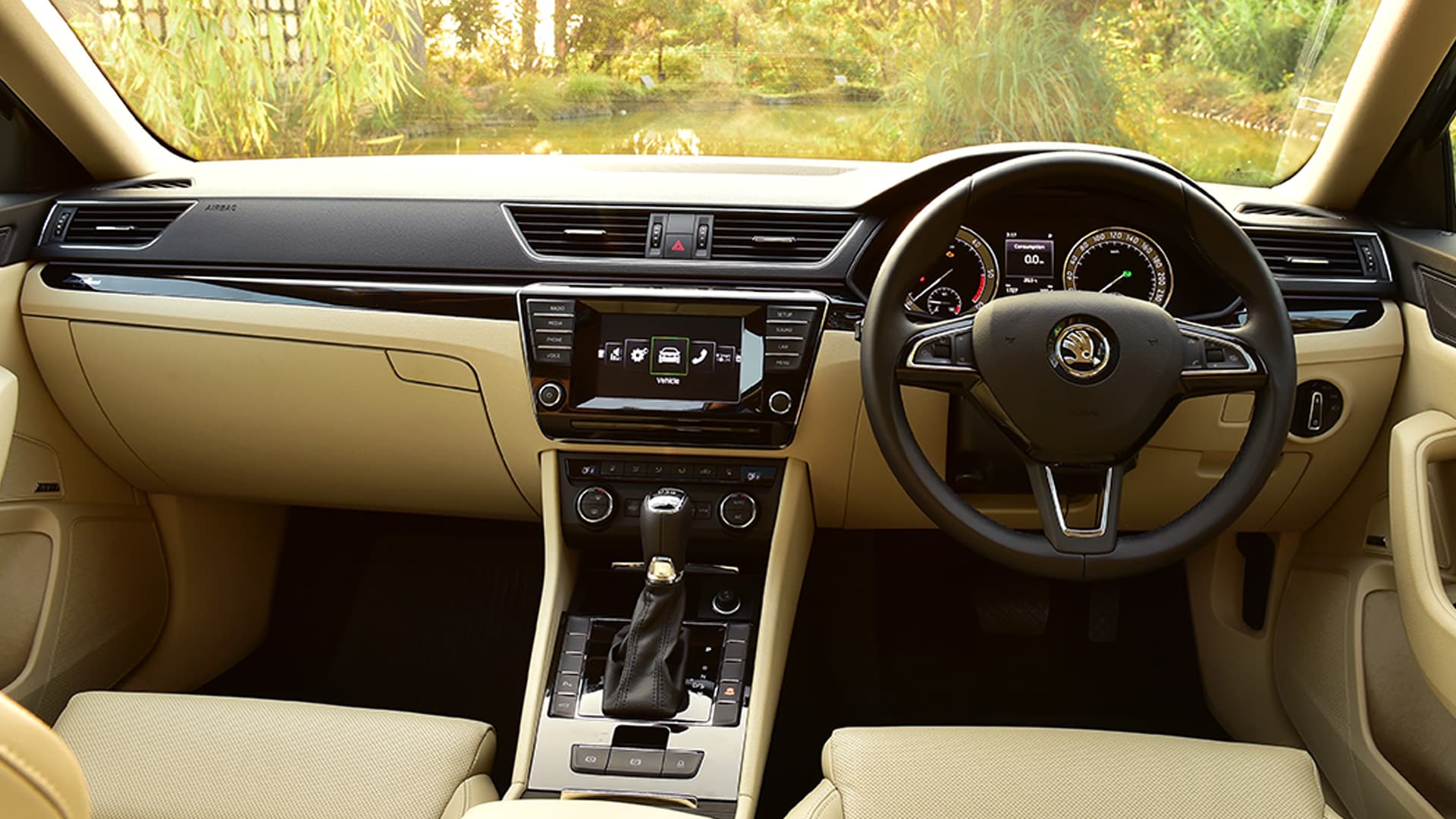 Skoda Superb 2016 2.0 TDI (AT) Style Interior Compare