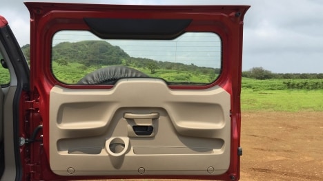 Mahindra TUV300 2016 T8 100PS Interior