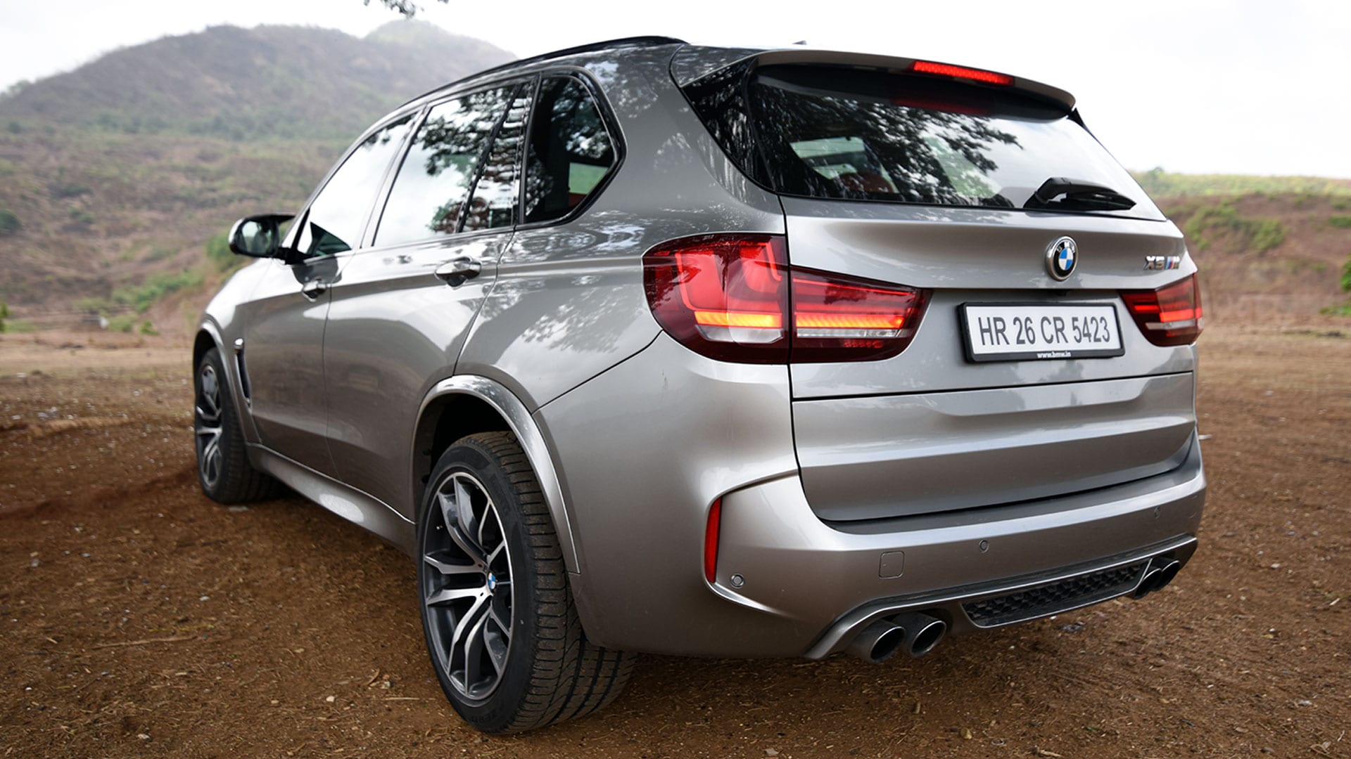 BMW X5 2015 M Compare